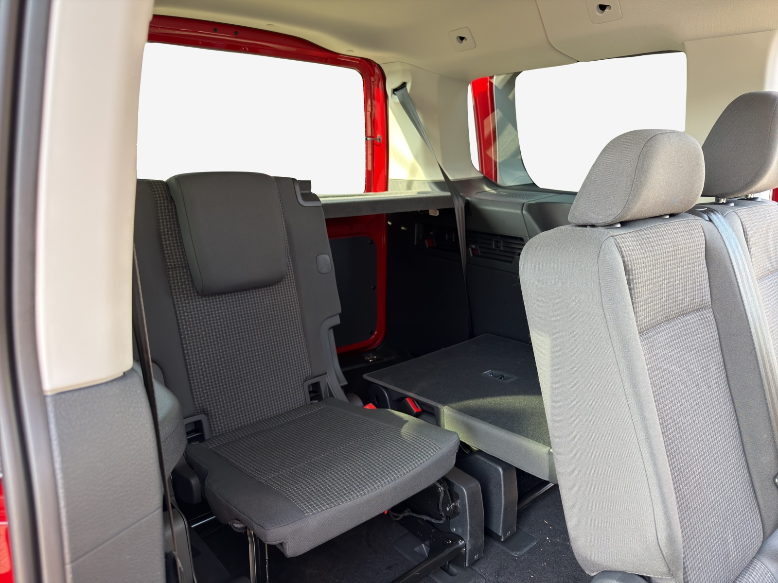 VW Caddy Maxi 1.5TSI 116PS DSG-image-13
