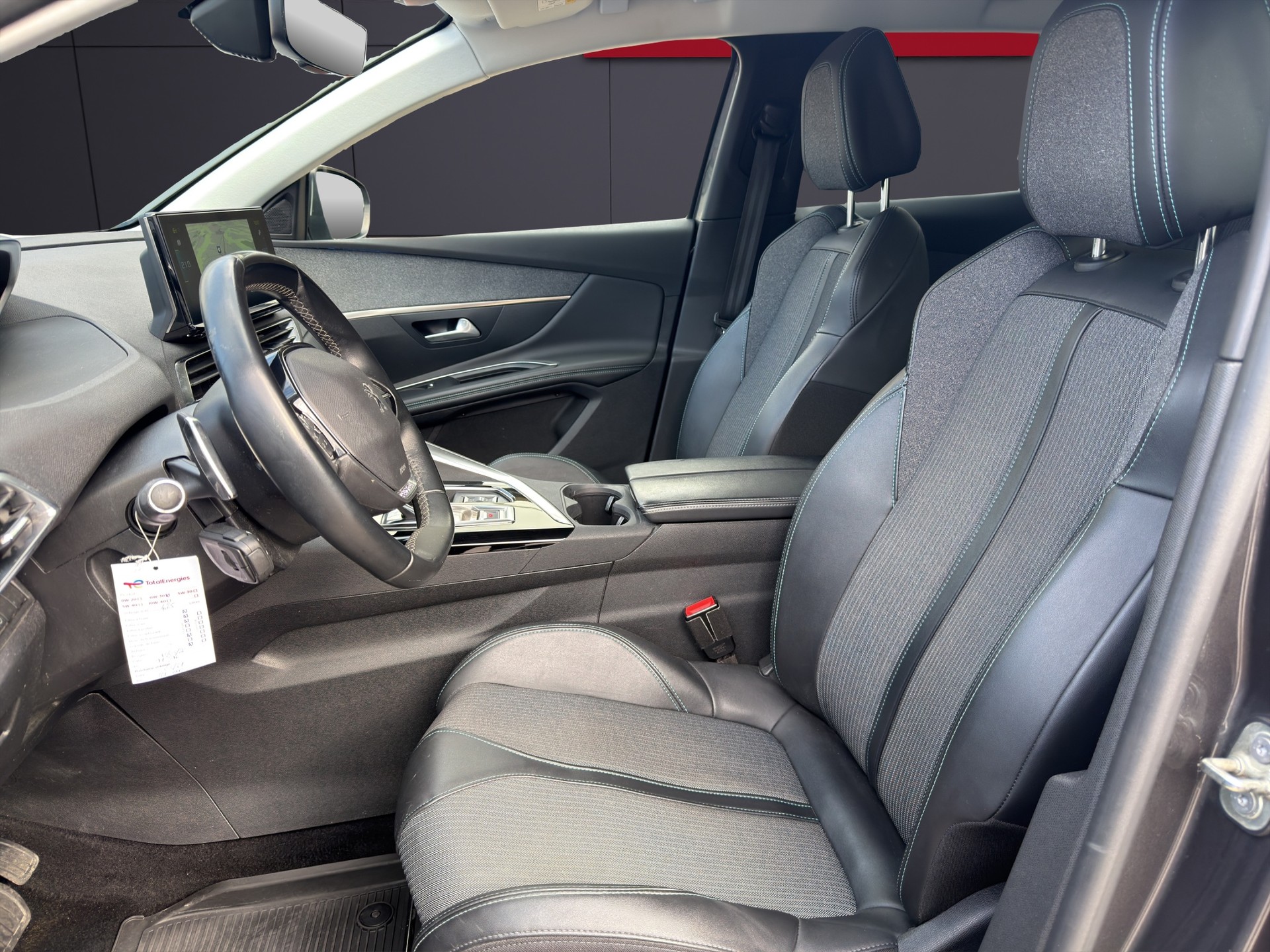 PEUGEOT 3008 1.6 PHEV Allure Pack-image-5