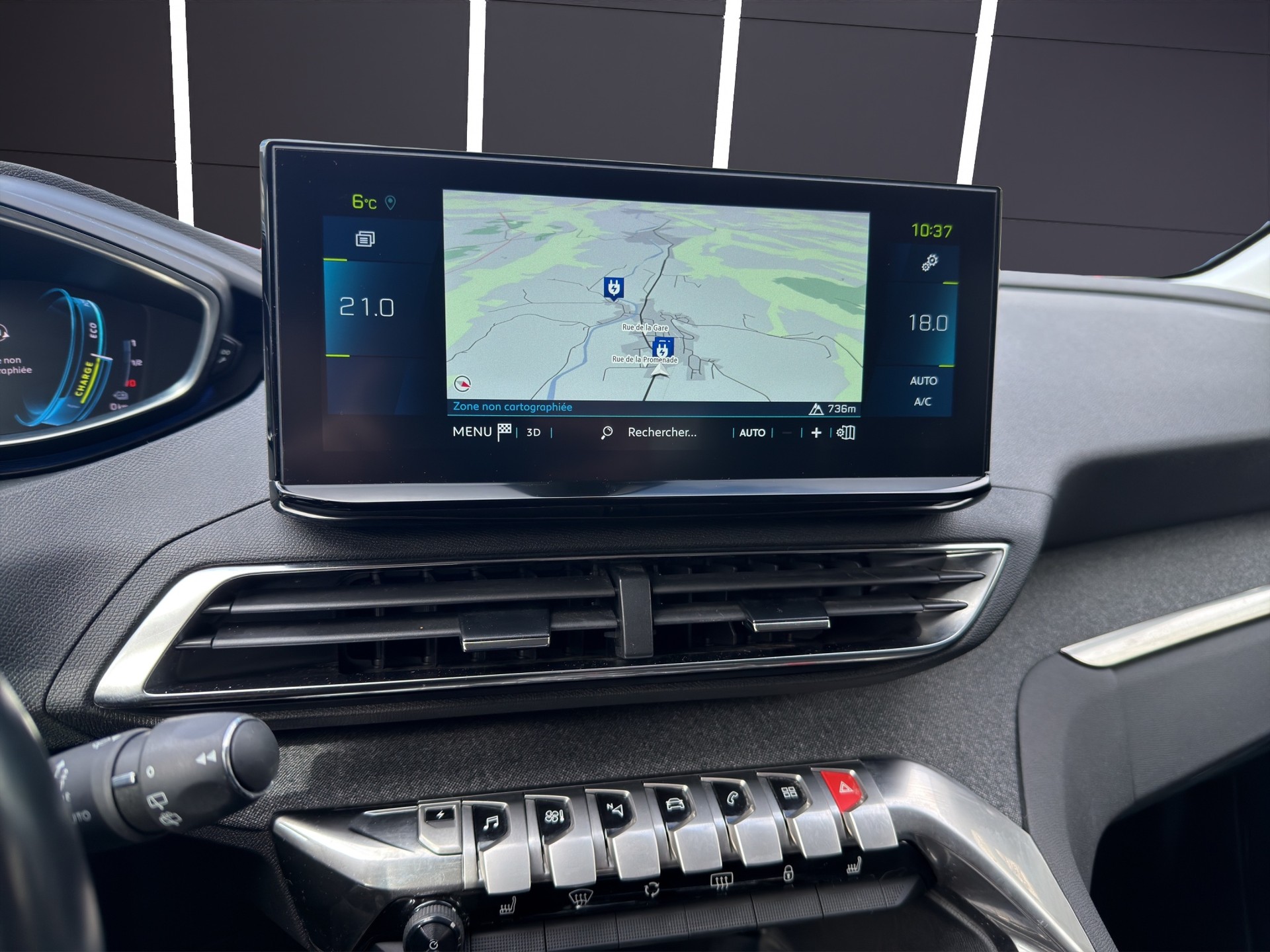 PEUGEOT 3008 1.6 PHEV Allure Pack-image-9