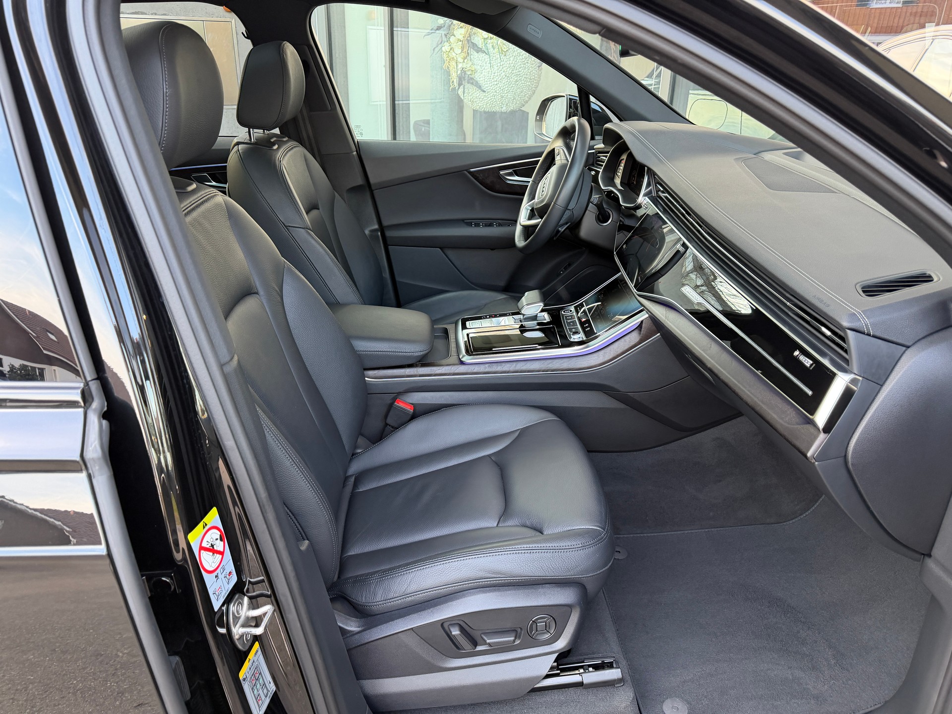 AUDI Q7 50 TDI quattro tiptronic-image-29