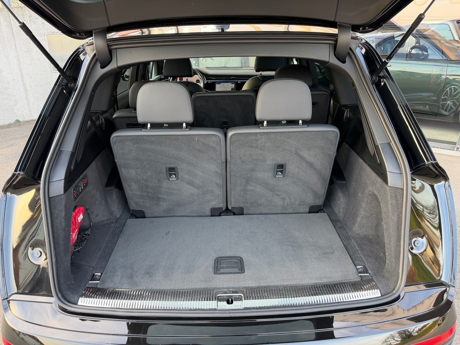 AUDI Q7 50 TDI quattro tiptronic-image-25
