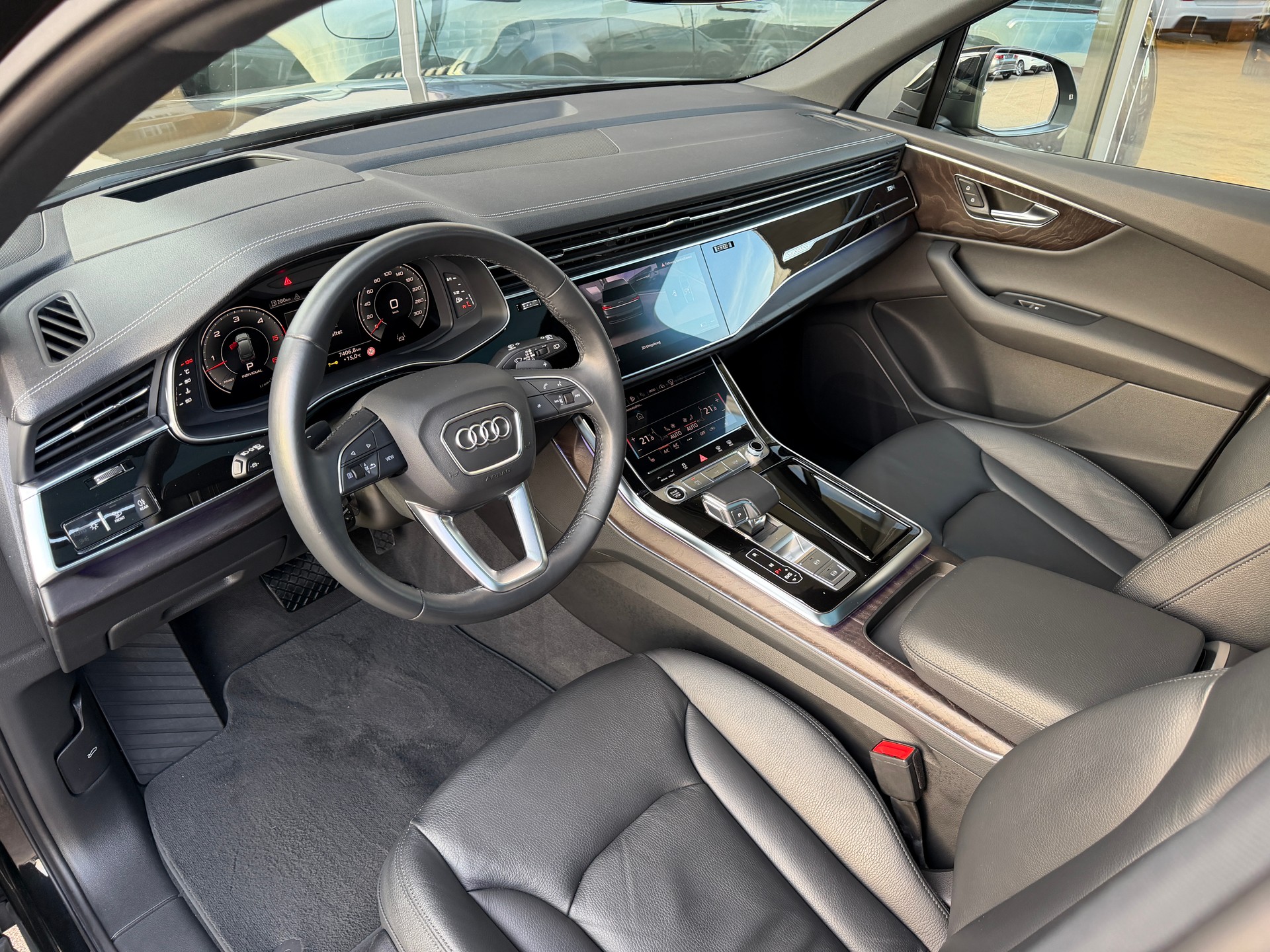 AUDI Q7 50 TDI quattro tiptronic-image-12