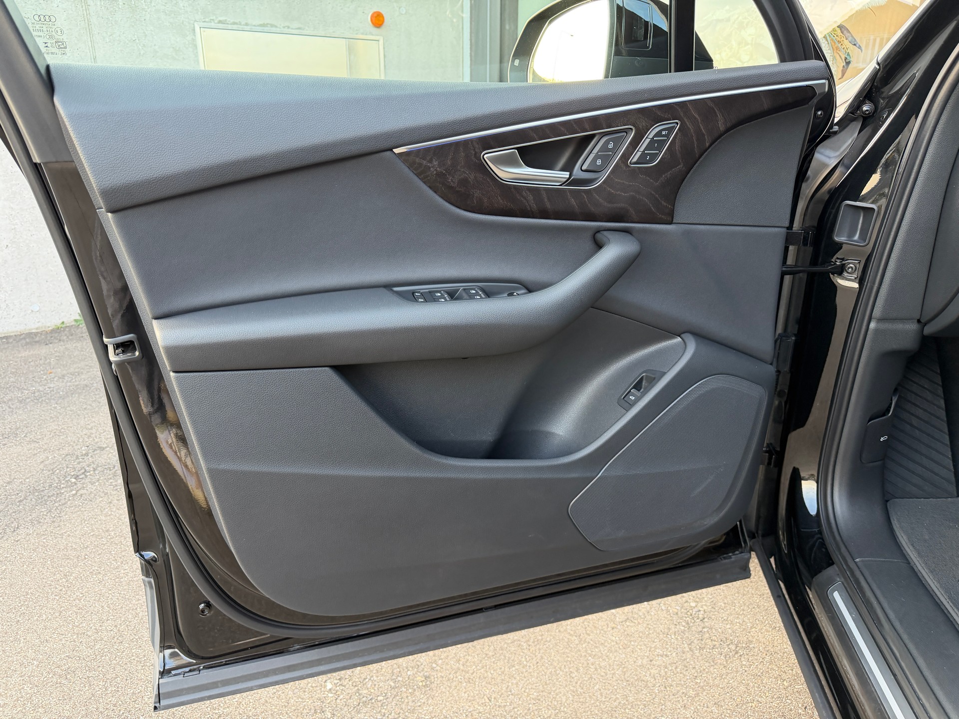 AUDI Q7 50 TDI quattro tiptronic-image-17