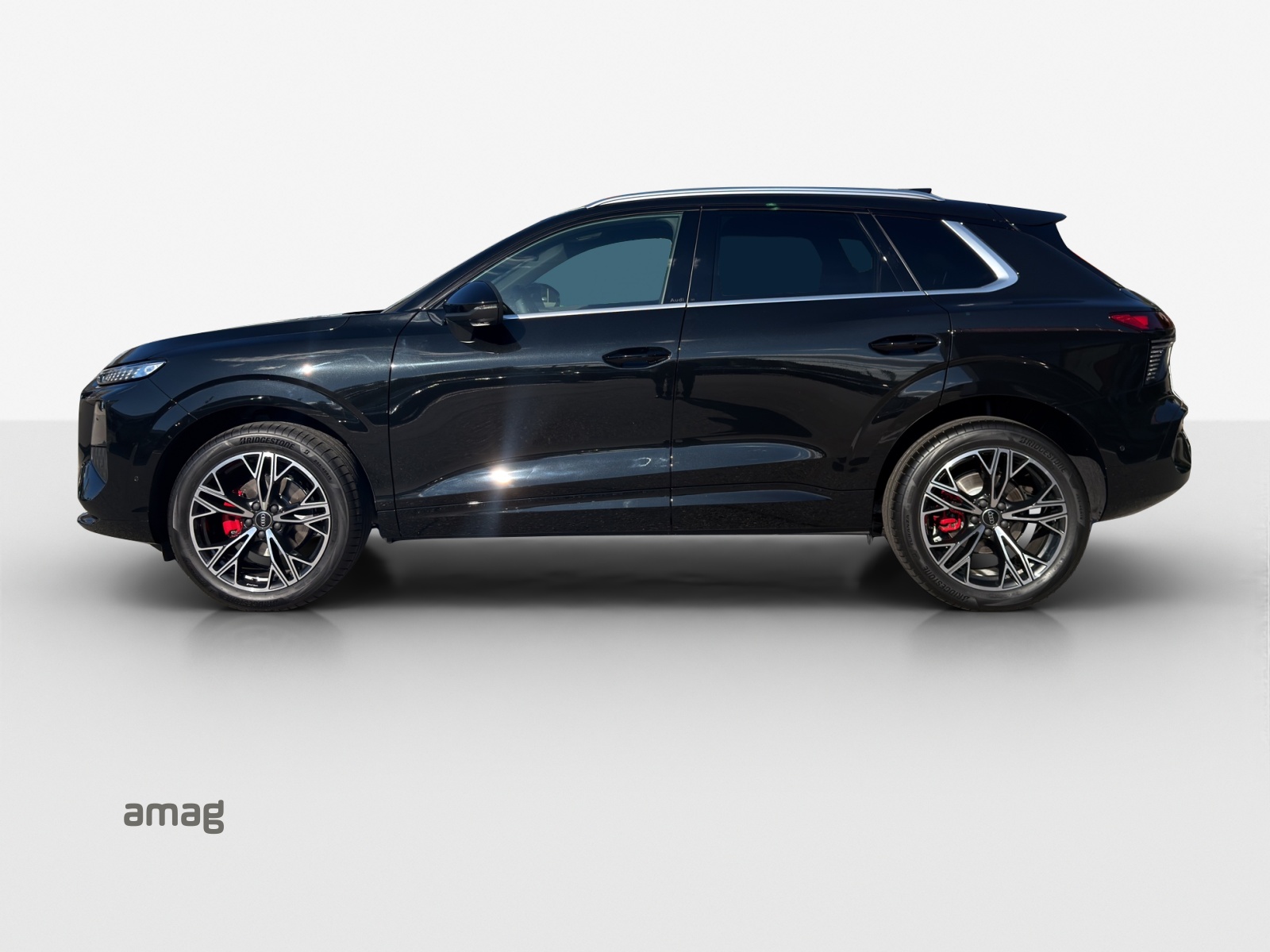 AUDI Q3 SUV 110 kW TFSI S tronic-image-1