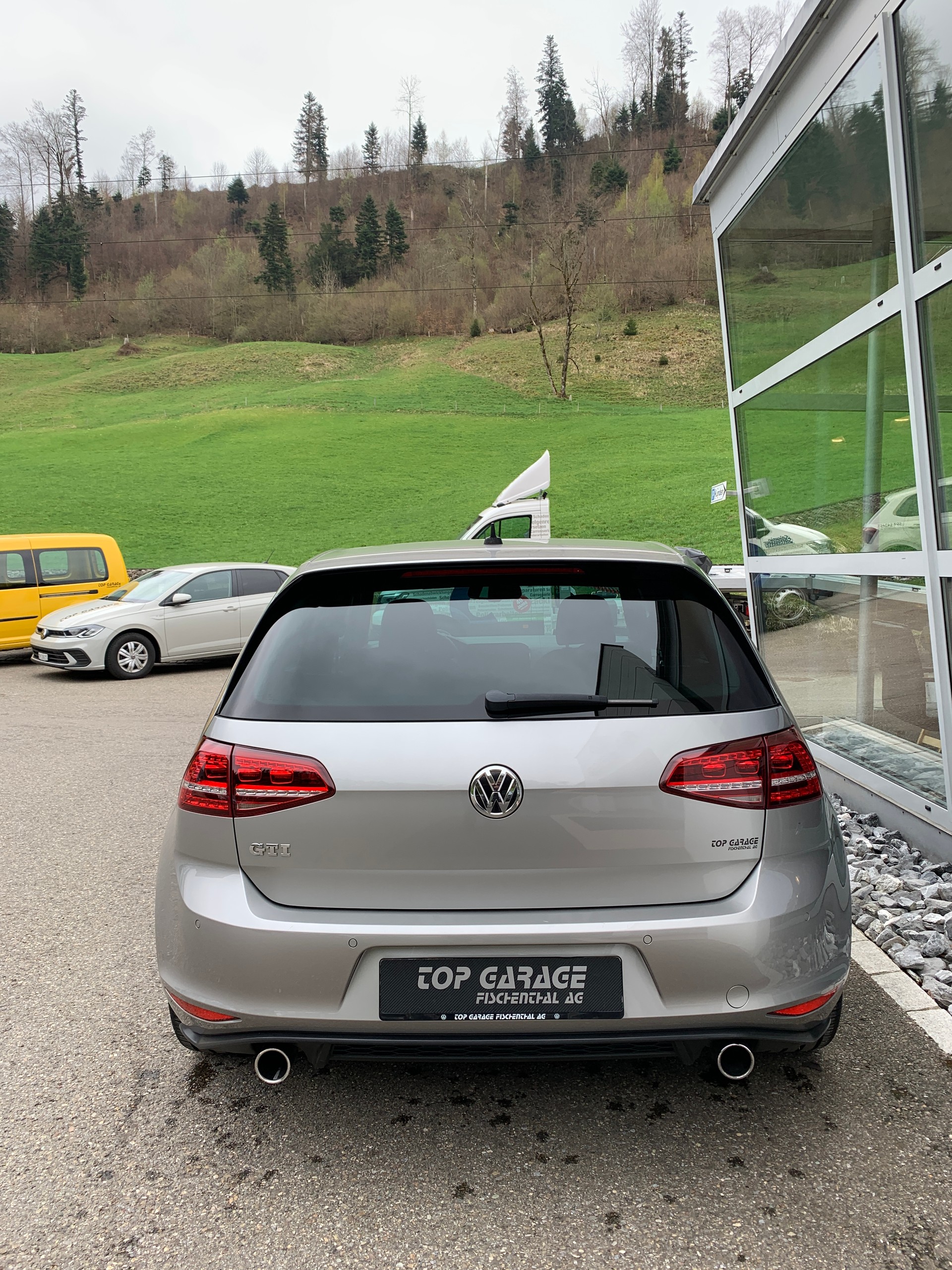 VW Golf 2.0 TSI GTI-image-5