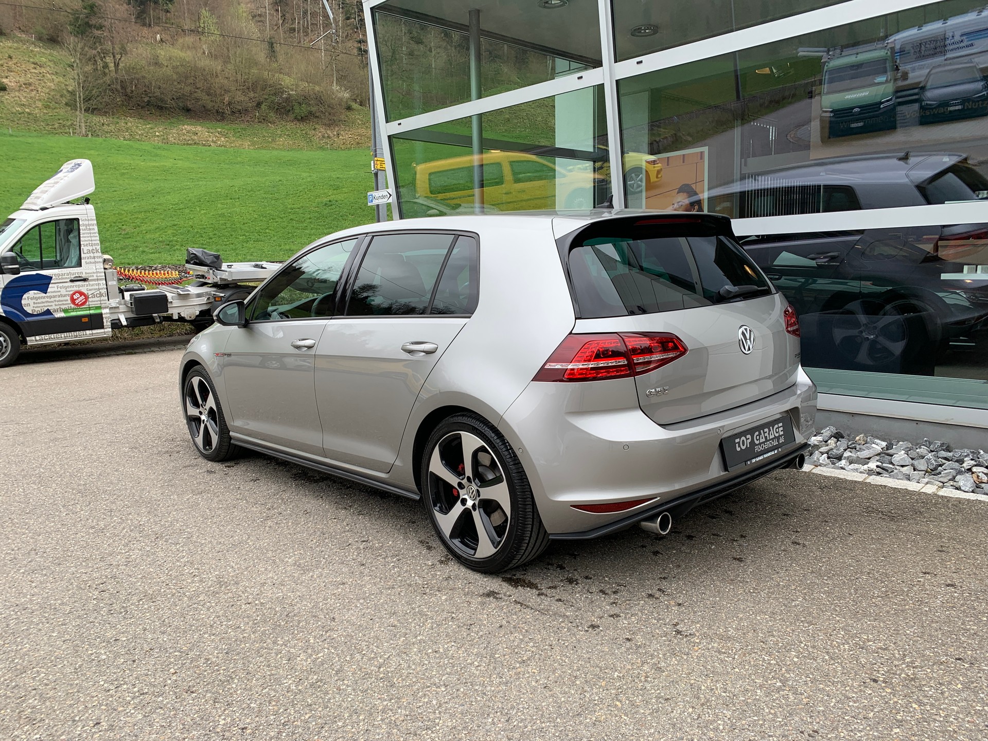 VW Golf 2.0 TSI GTI-image-4