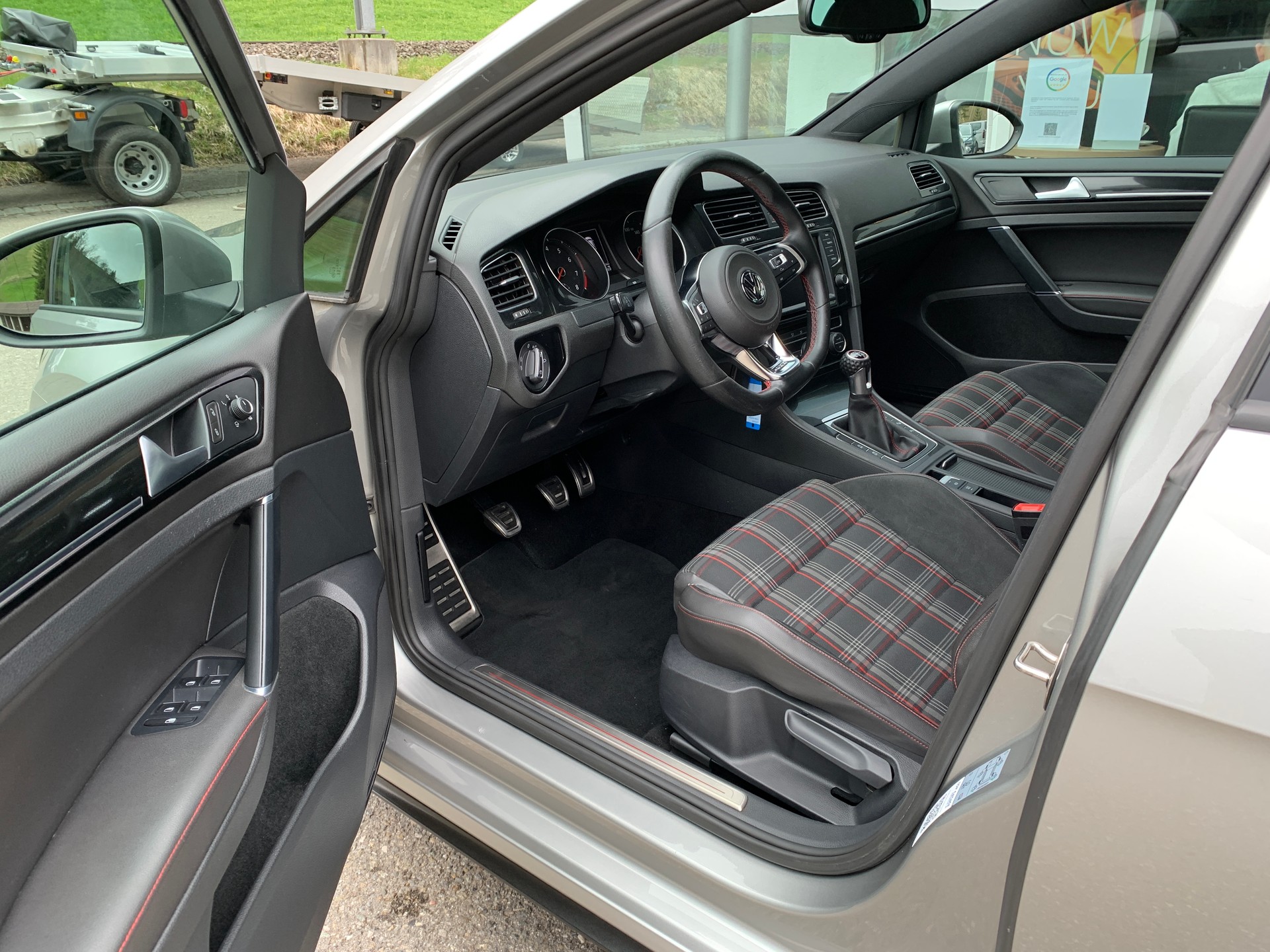VW Golf 2.0 TSI GTI-image-7