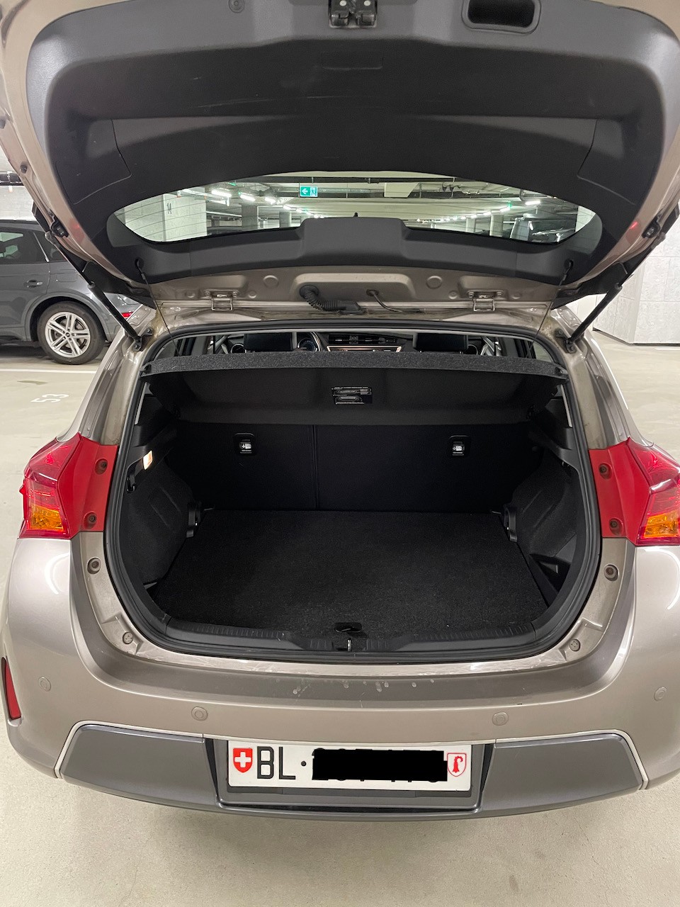 TOYOTA Auris 1.8 16V HSD Linea Sol-image-4