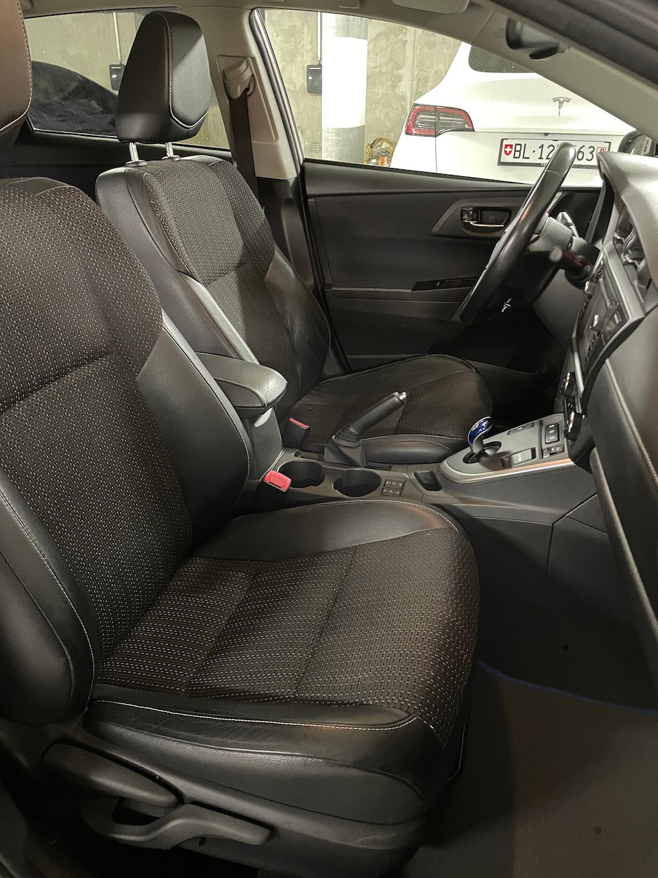 TOYOTA Auris 1.8 16V HSD Linea Sol-image-11