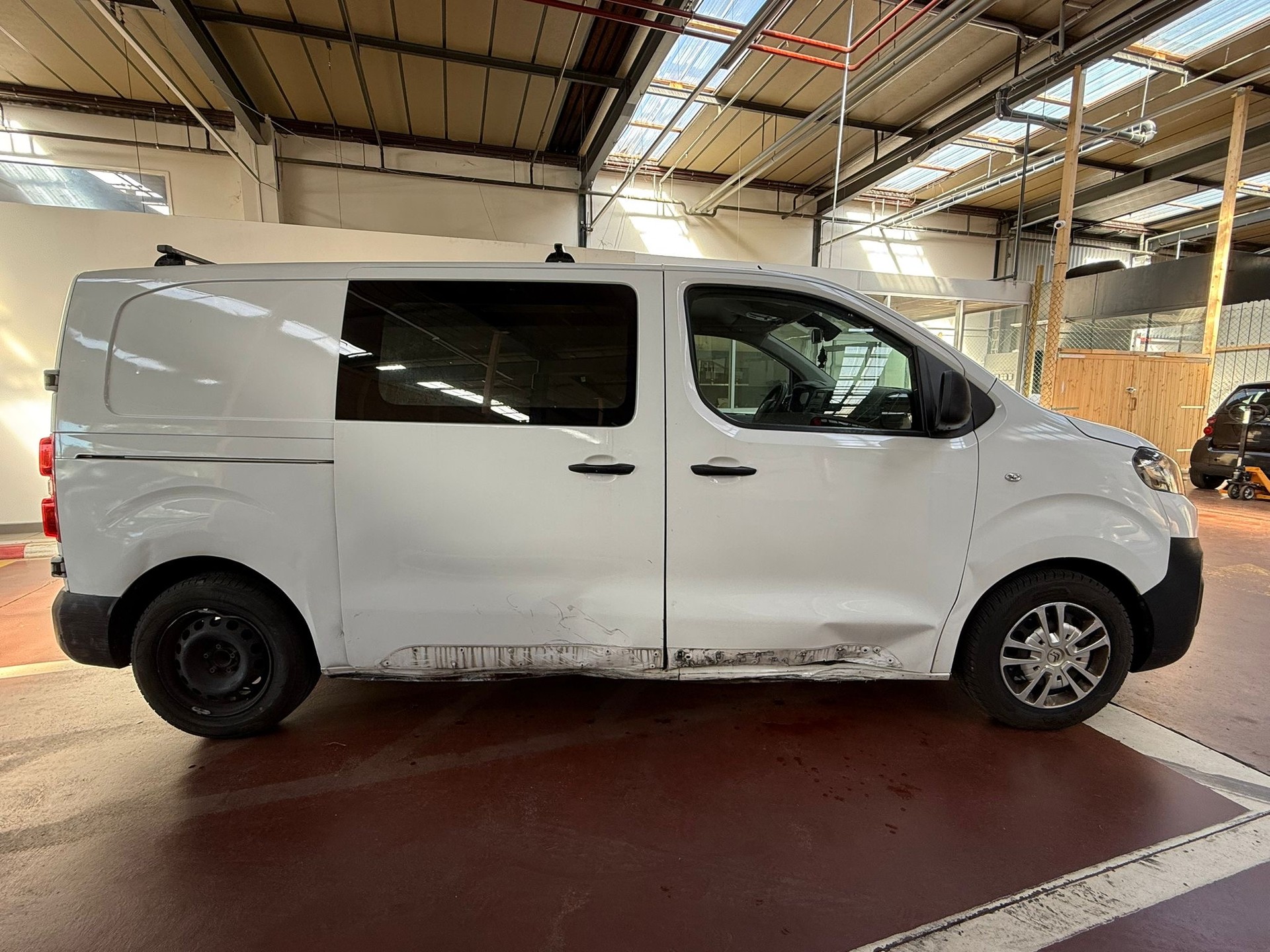 CITROEN Jumpy 2.0 BlueHDi 180 S&S M Confort EAT8-image-5