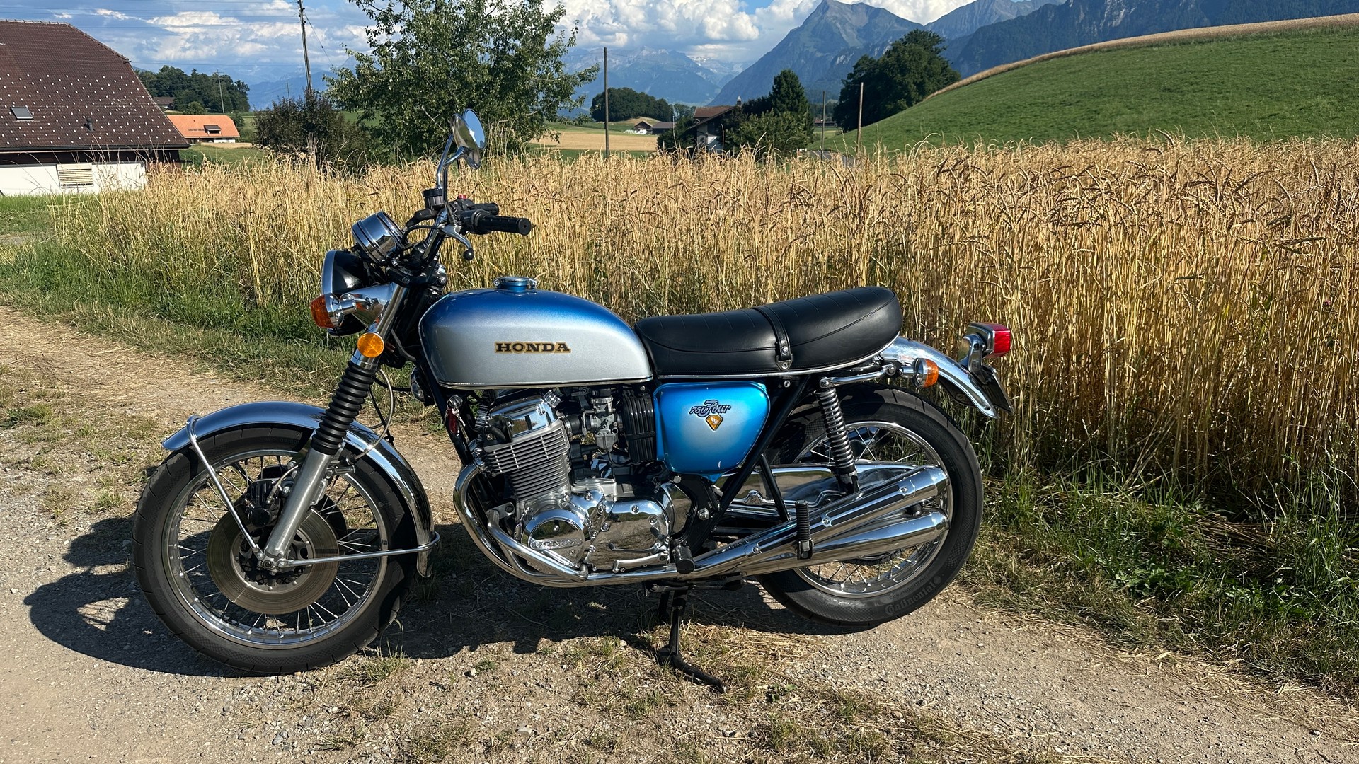 HONDA Four K2 Oldtimer-showroom-element-1