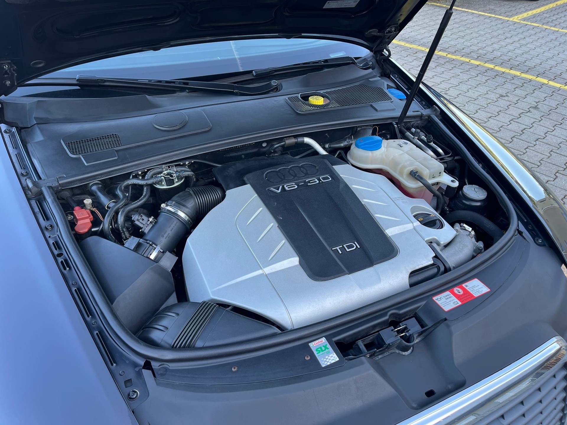 AUDI A6 Avant 3.0 V6 TDI quattro-image-15