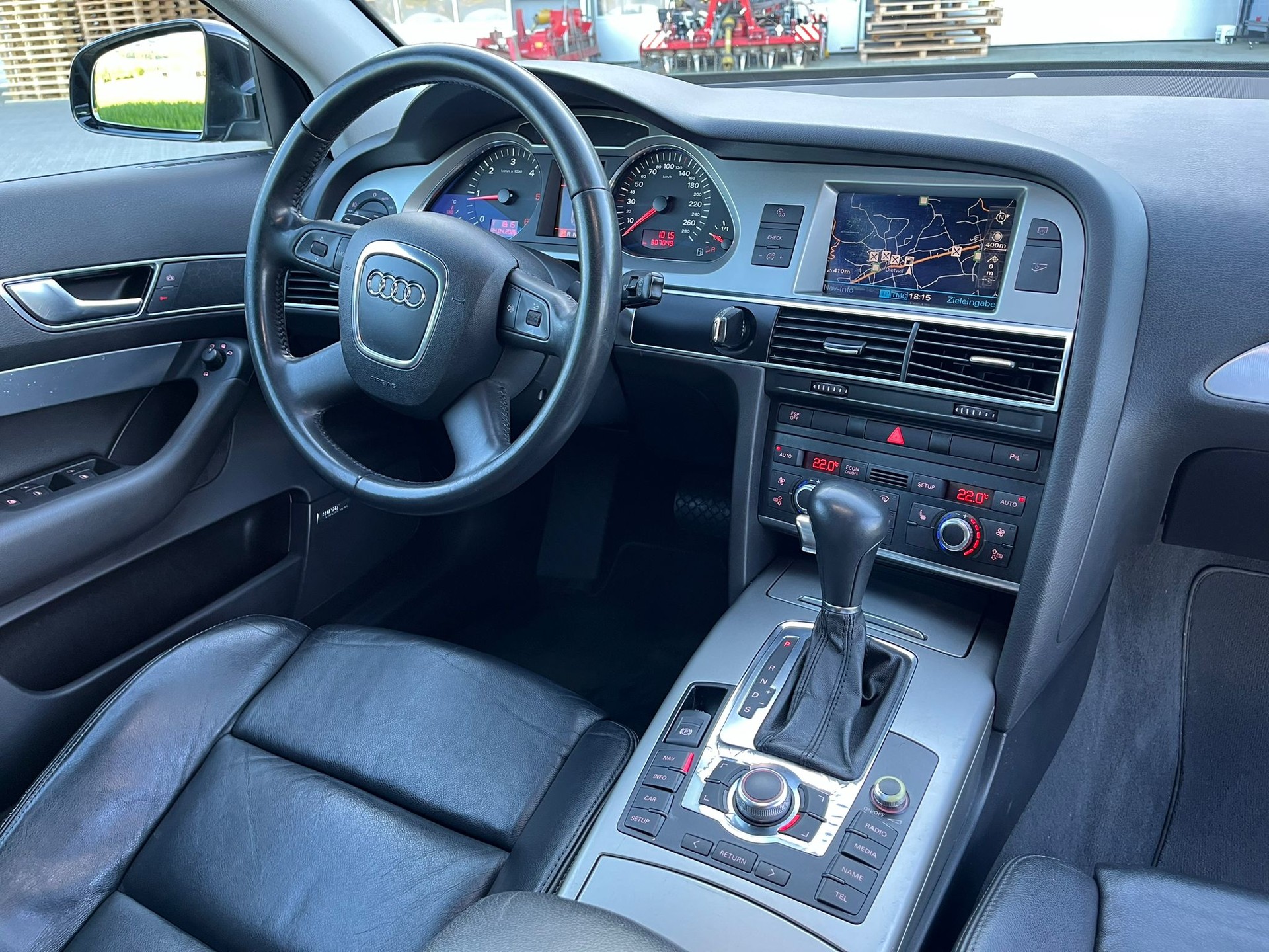 AUDI A6 Avant 3.0 V6 TDI quattro-image-7