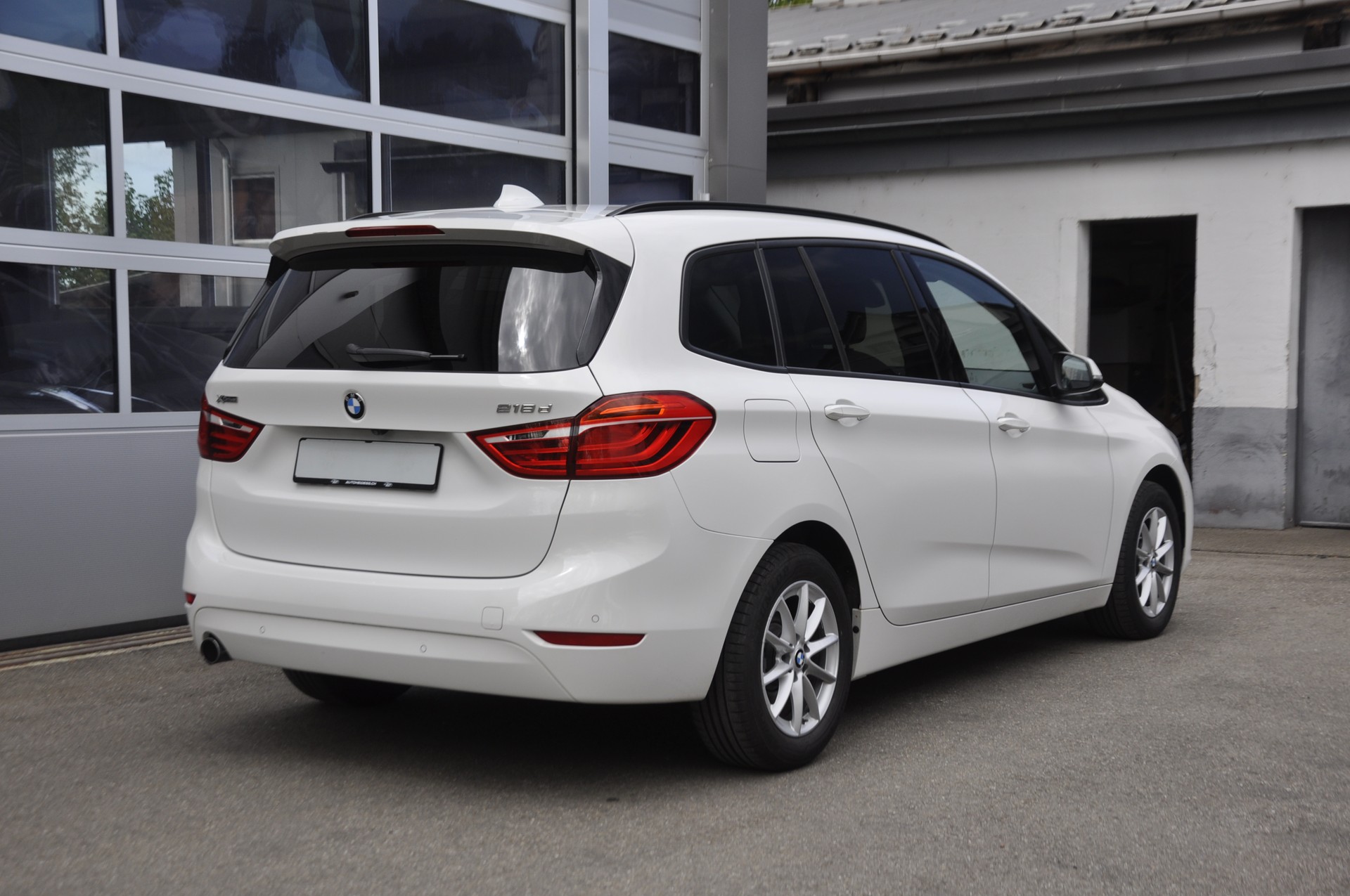 BMW 218d xDrive Gran Tourer Steptronic I Anhängerkupplung (für Veloträger)-image-2