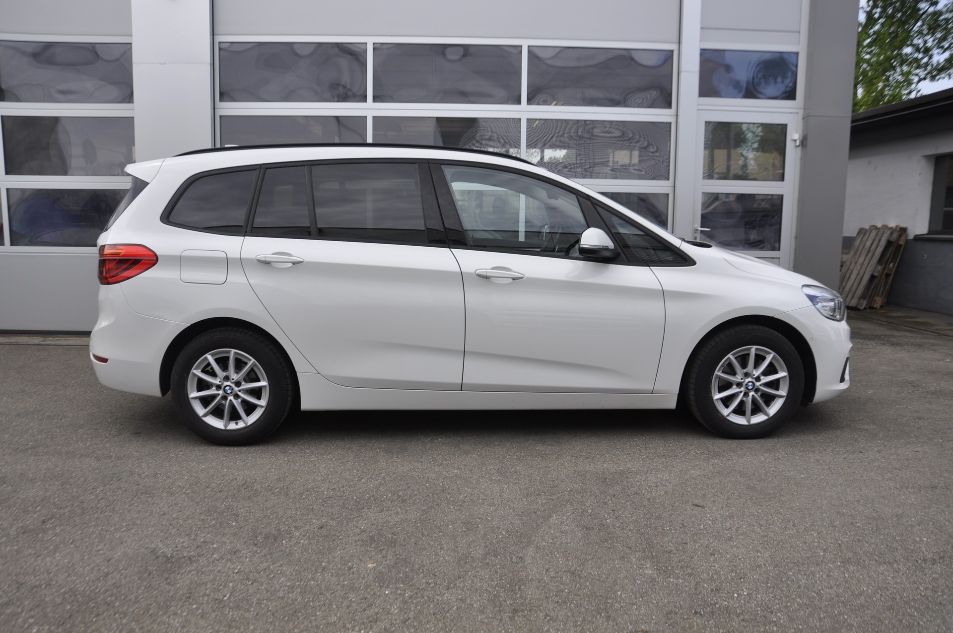 BMW 218d xDrive Gran Tourer Steptronic I Anhängerkupplung (für Veloträger)-image-1