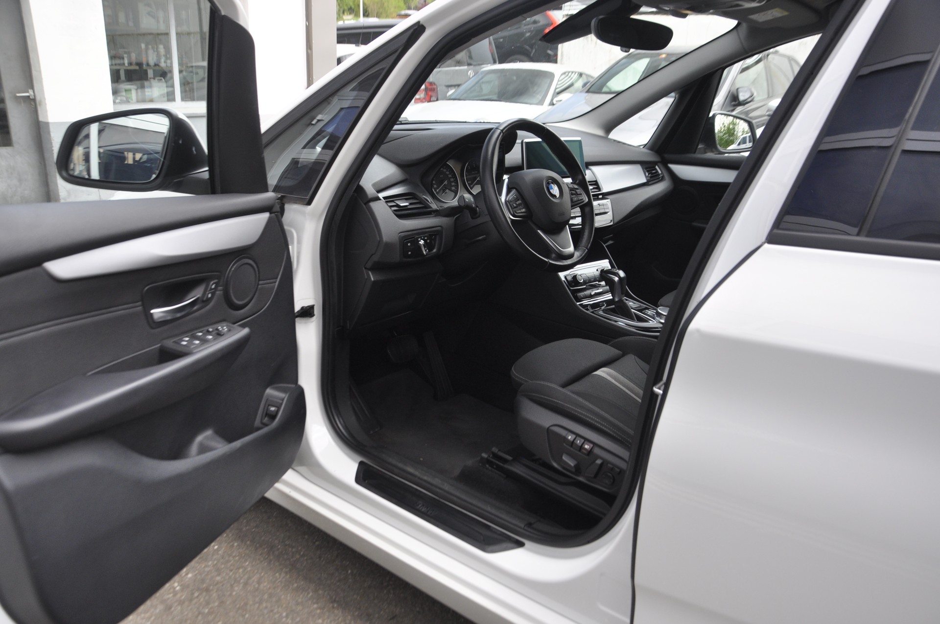 BMW 218d xDrive Gran Tourer Steptronic I Anhängerkupplung (für Veloträger)-image-3