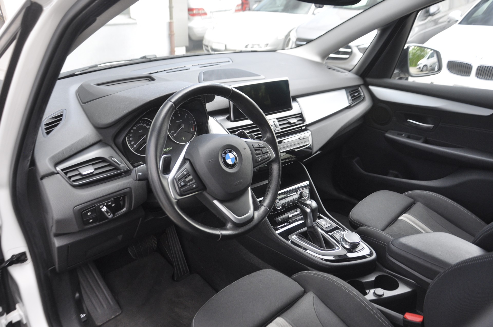 BMW 218d xDrive Gran Tourer Steptronic I Anhängerkupplung (für Veloträger)-image-5