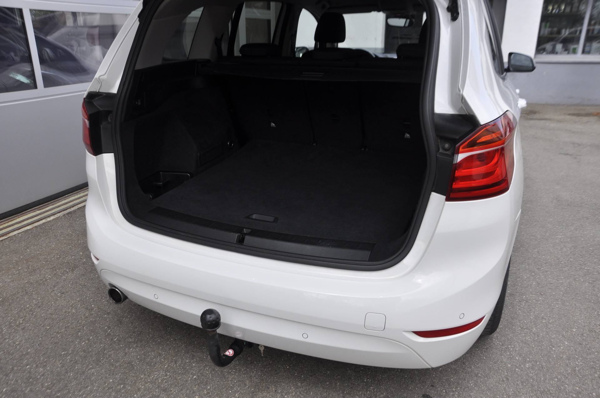 BMW 218d xDrive Gran Tourer Steptronic I Anhängerkupplung (für Veloträger)-image-14