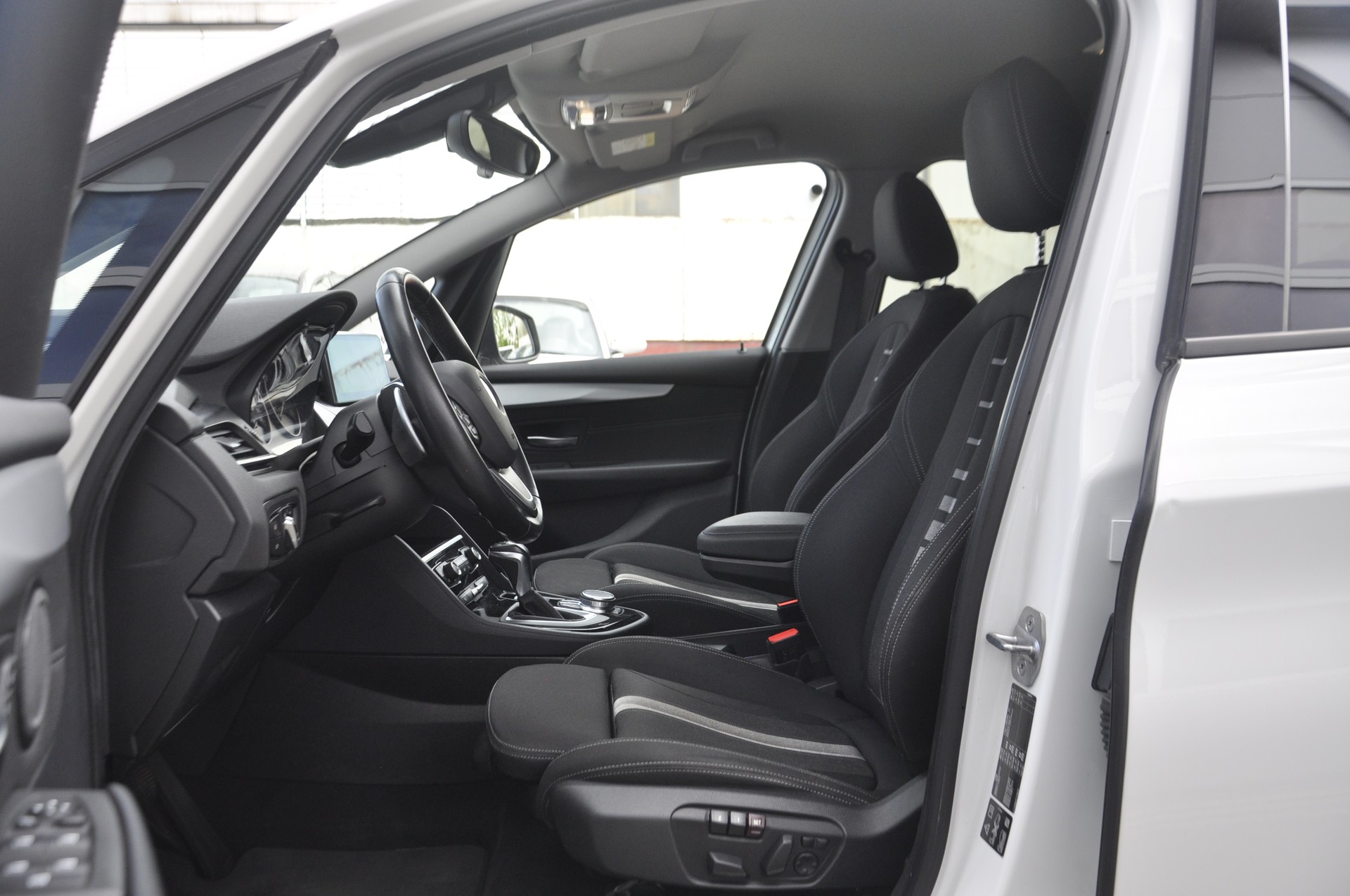 BMW 218d xDrive Gran Tourer Steptronic I Anhängerkupplung (für Veloträger)-image-4