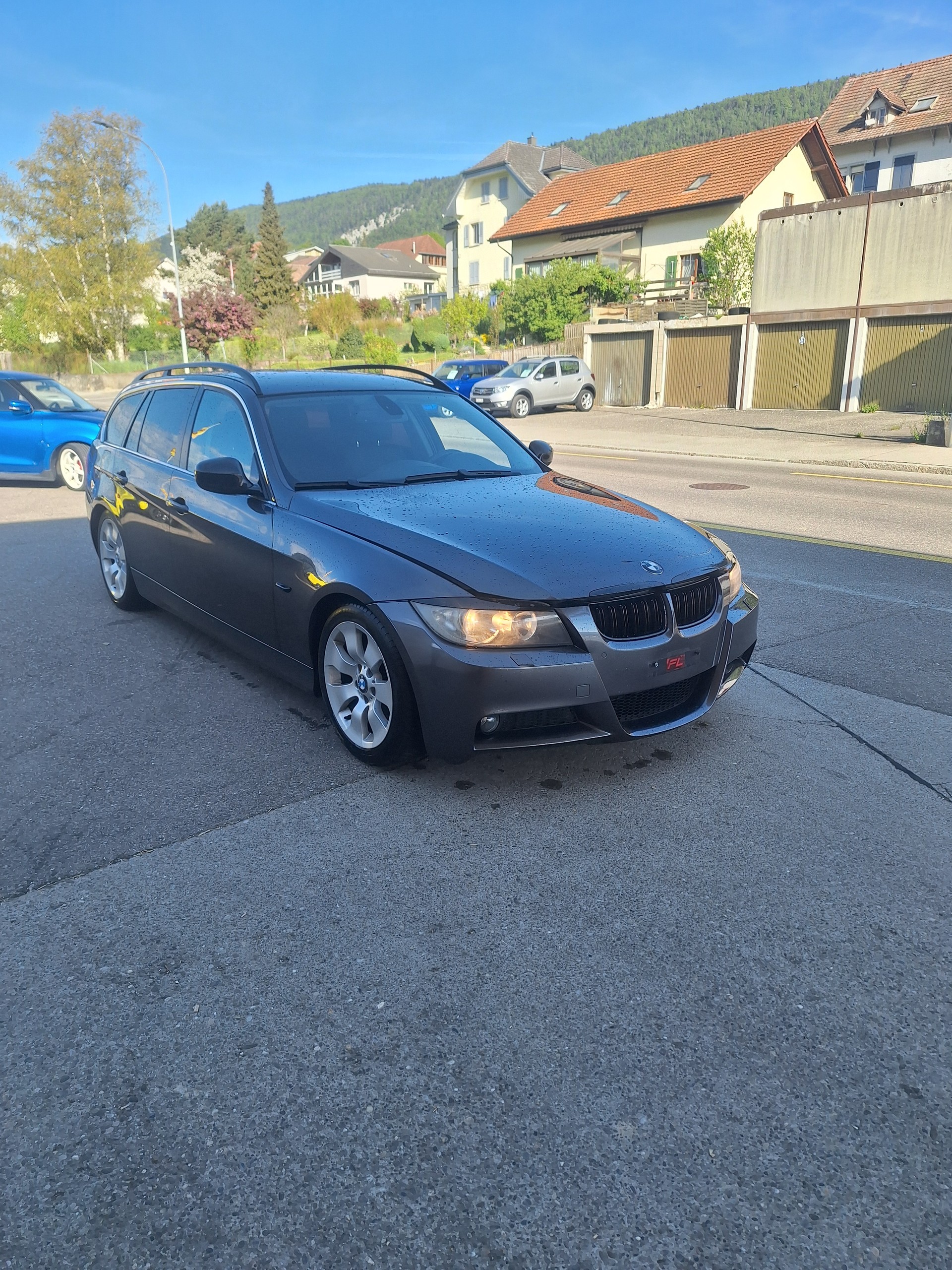 BMW 325xi Touring Steptronic-image-1