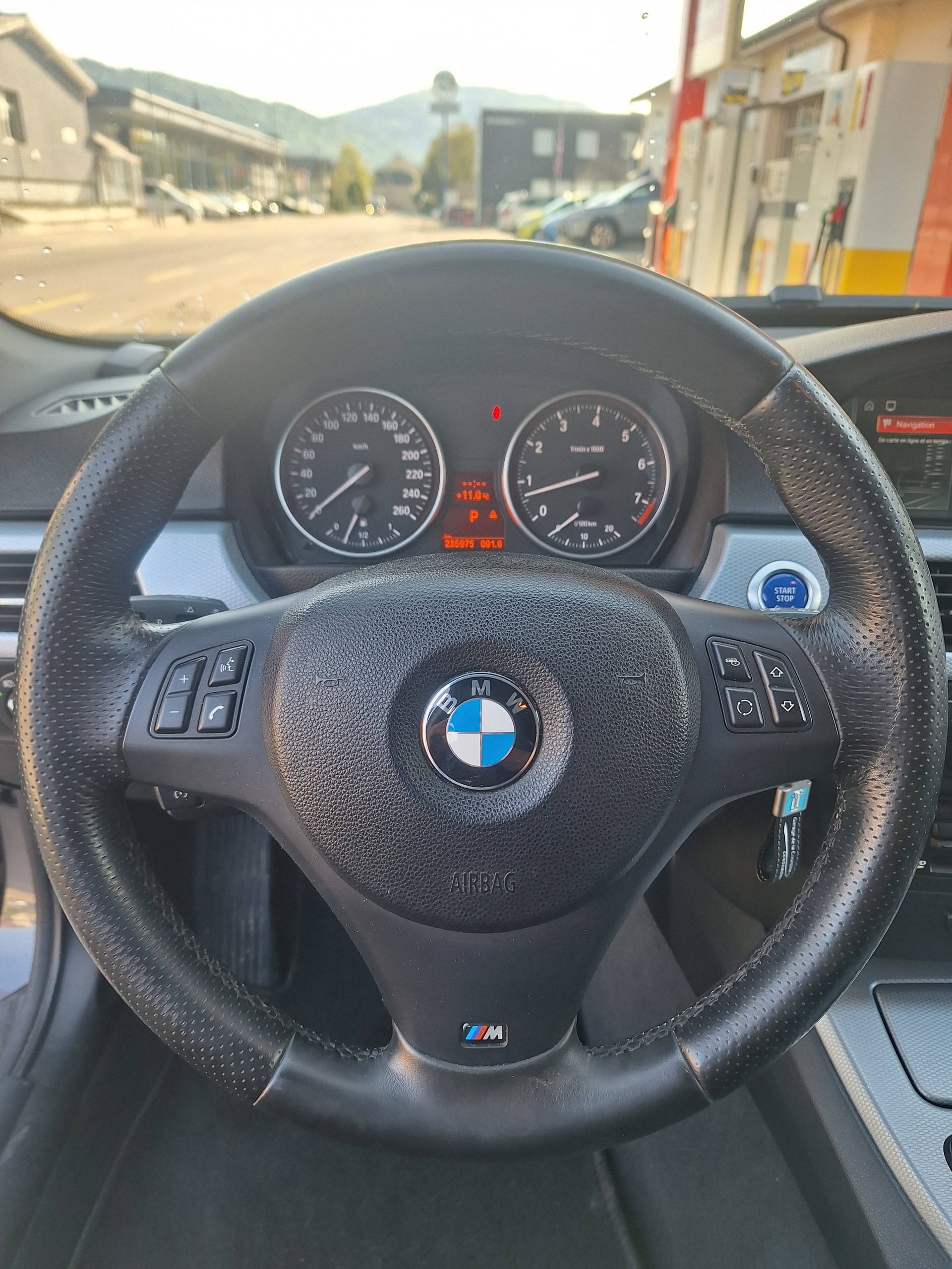 BMW 325xi Touring Steptronic-image-6