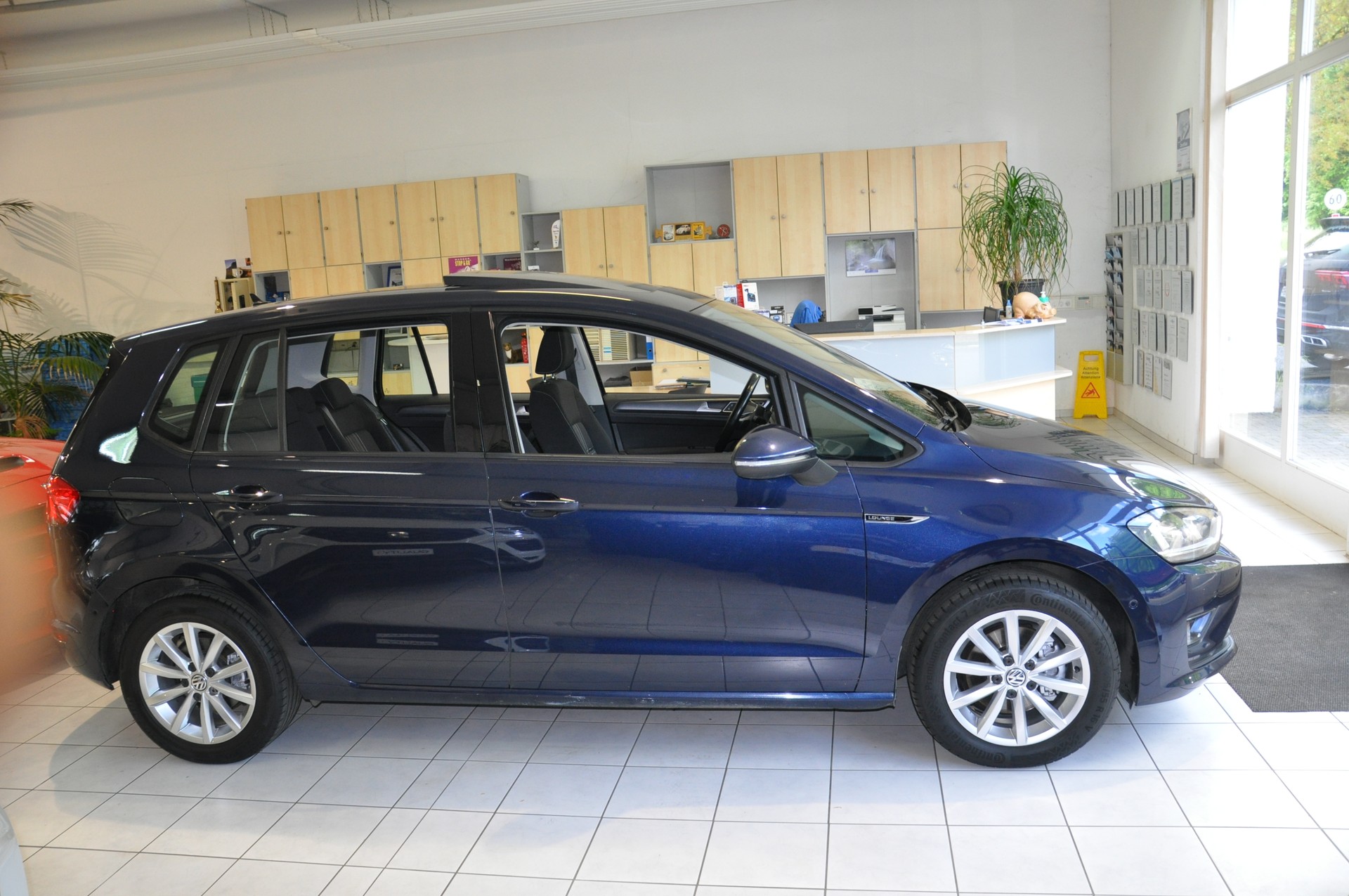 VW Golf Sportsvan 1.4 TSI Lounge DSG-image-2