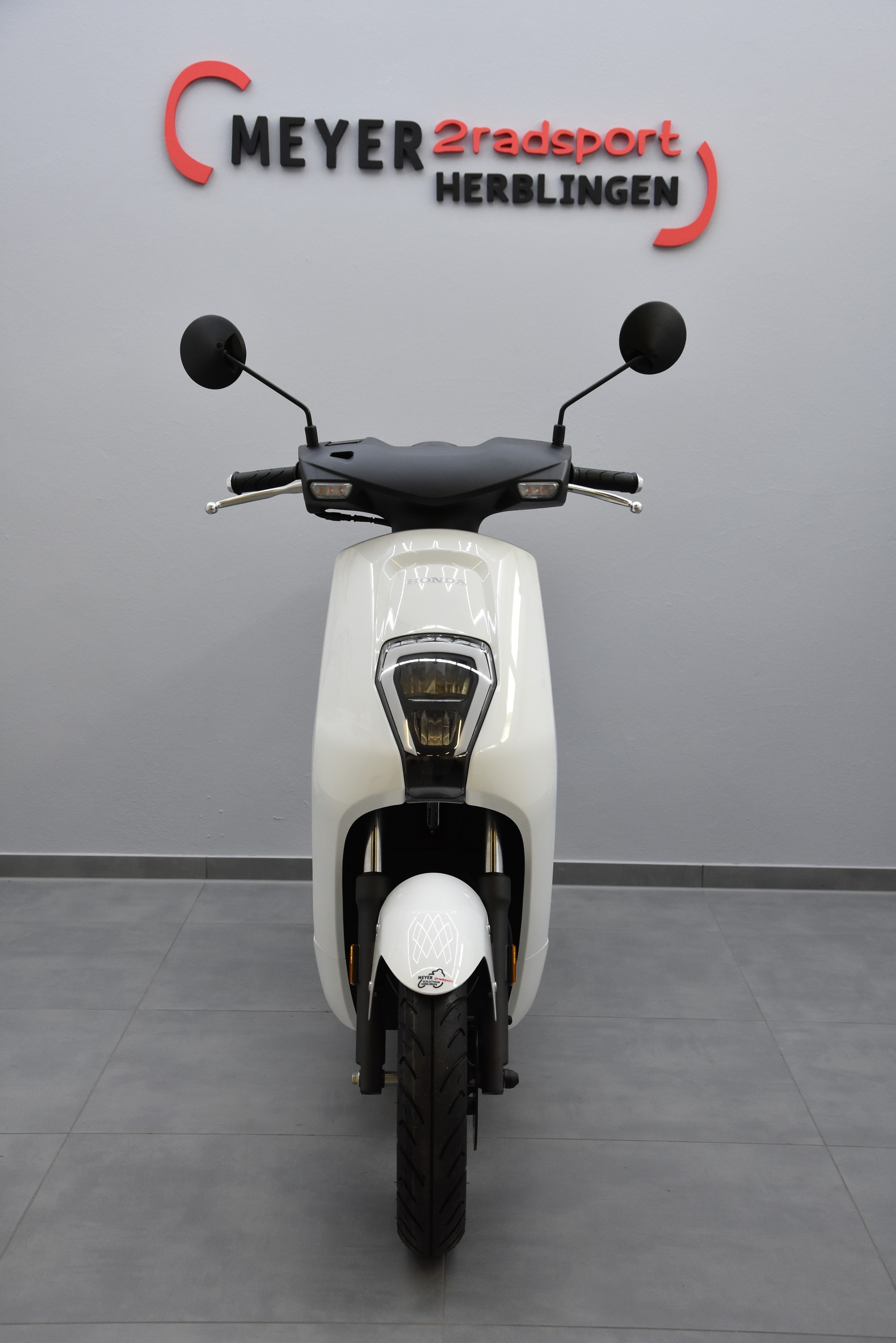 HONDA EM1-E-showroom-element-2