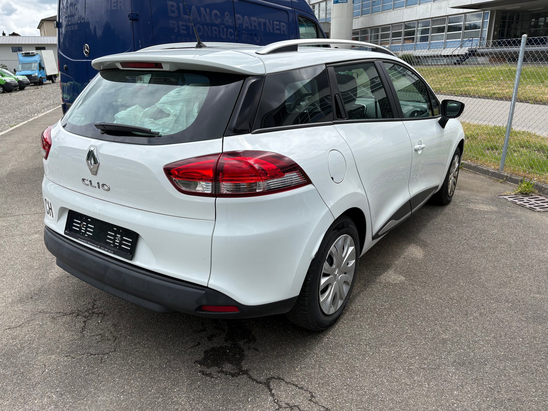 RENAULT Clio Grandtour 1.2 16V Expression-image-3