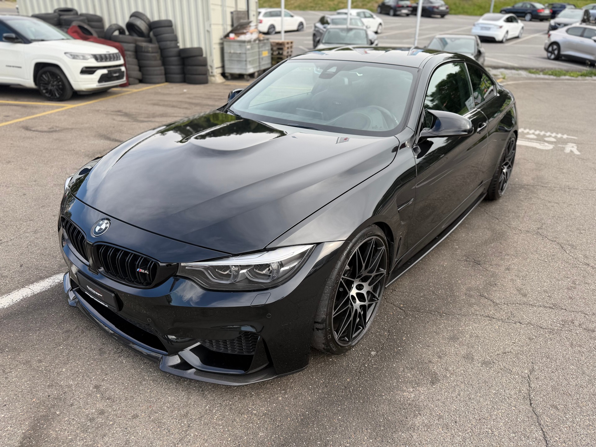 BMW M4 Coupé Competition DKG ° All Black + Carbon °-image-4