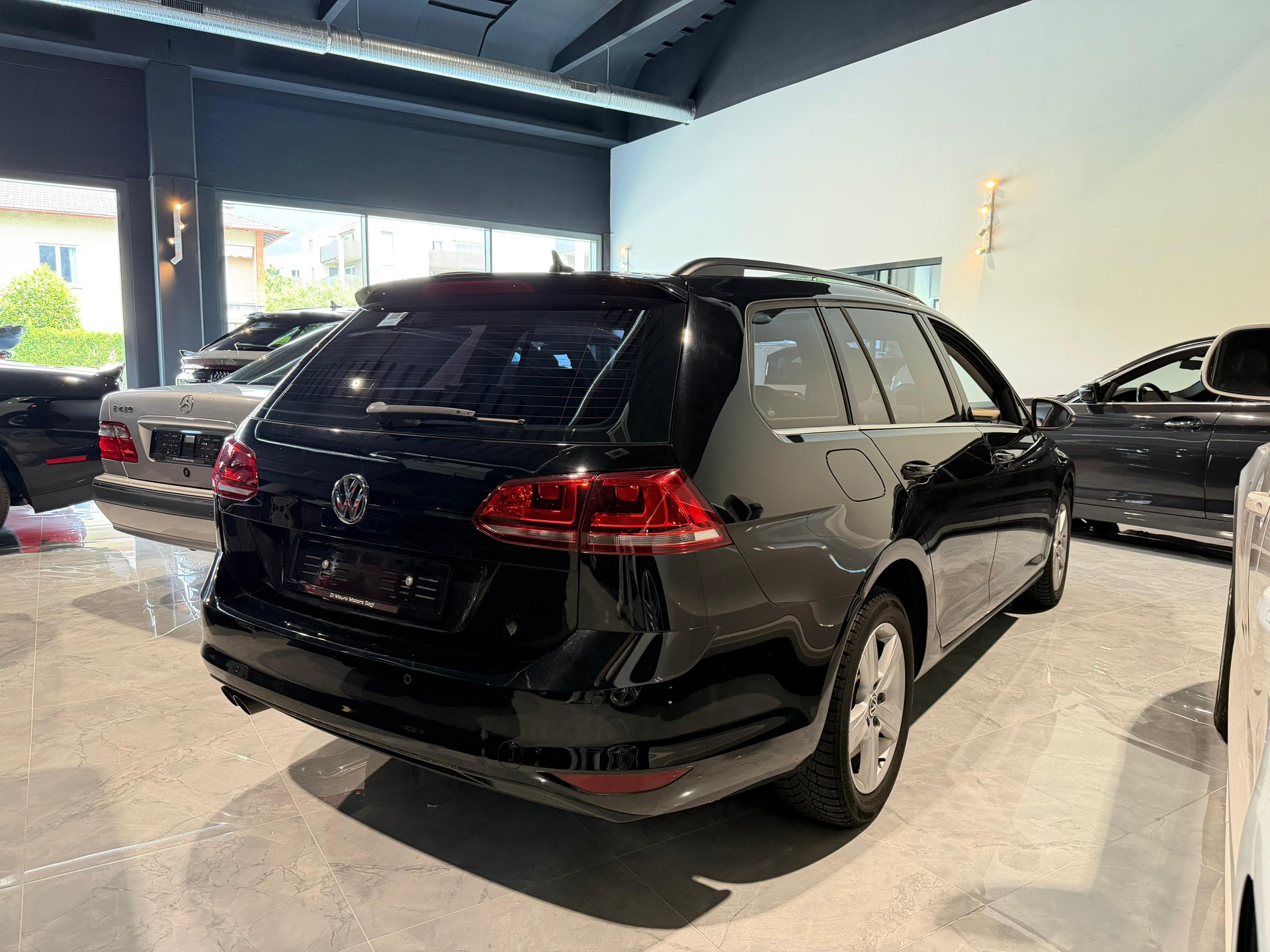 VW Golf Variant 2.0 TDI Highline DSG-image-4