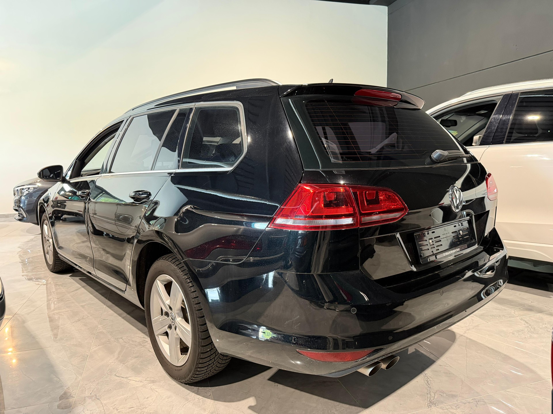 VW Golf Variant 2.0 TDI Highline DSG-image-3