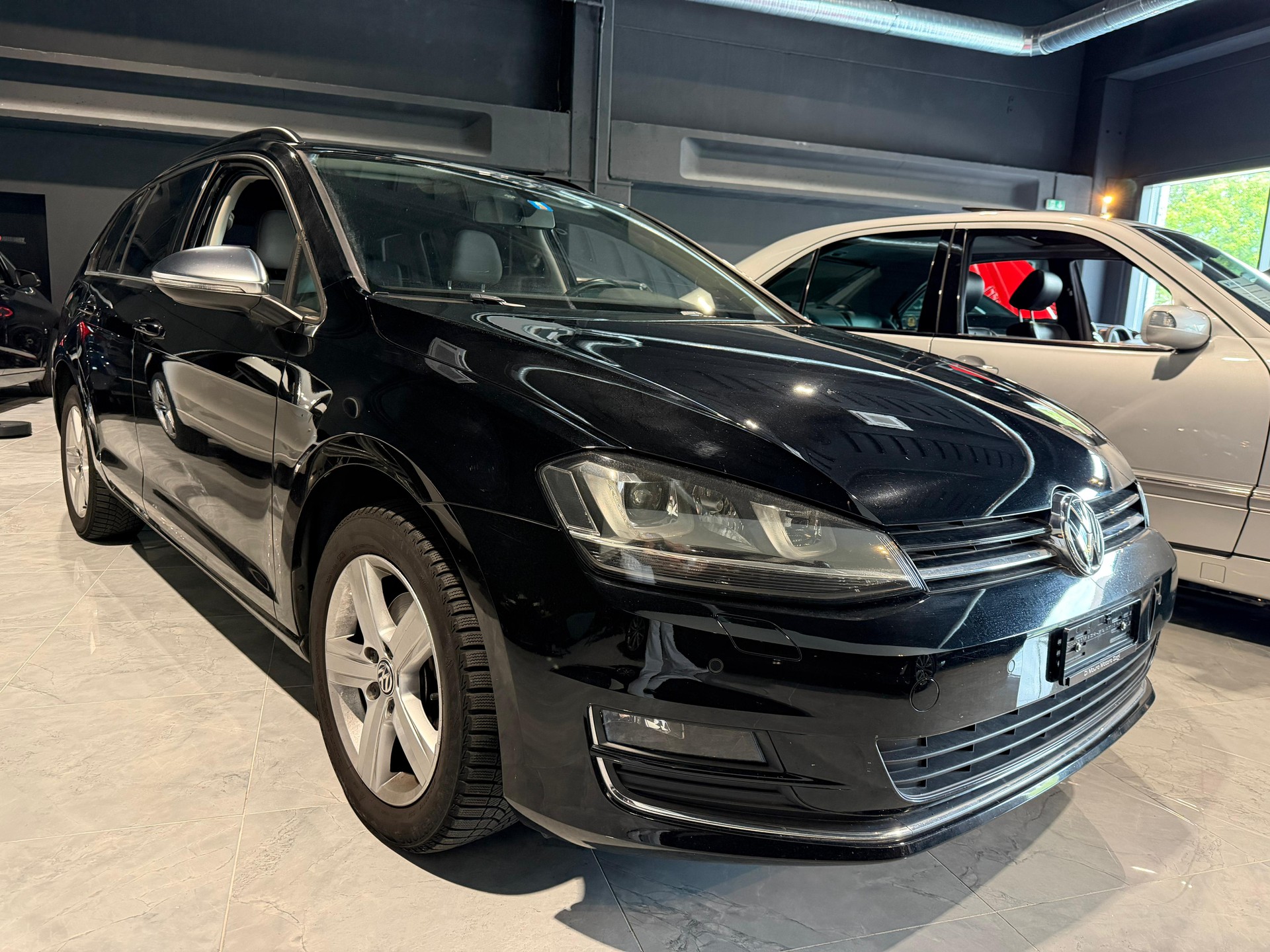 VW Golf Variant 2.0 TDI Highline DSG-image-2