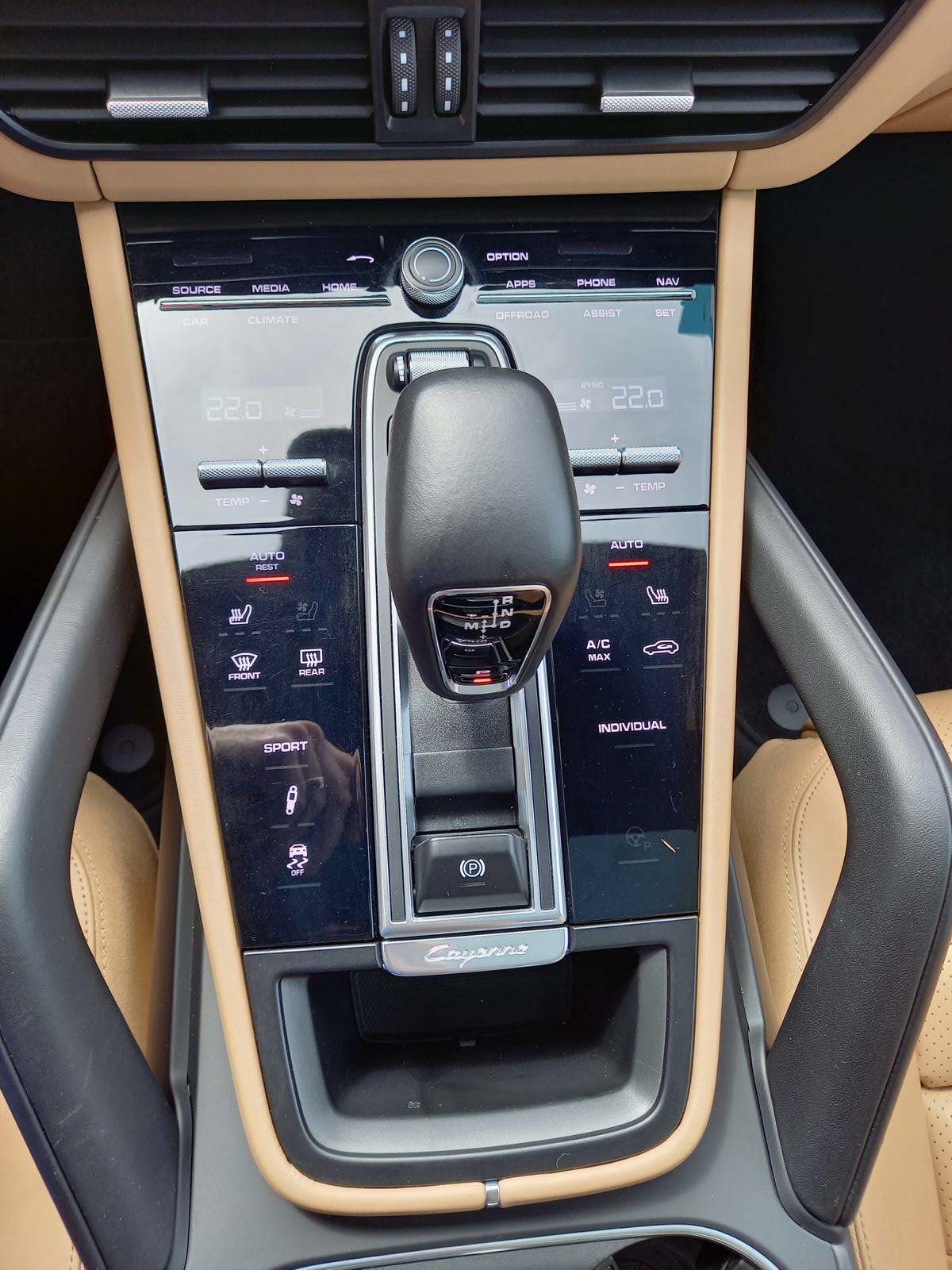 PORSCHE Cayenne-image-9