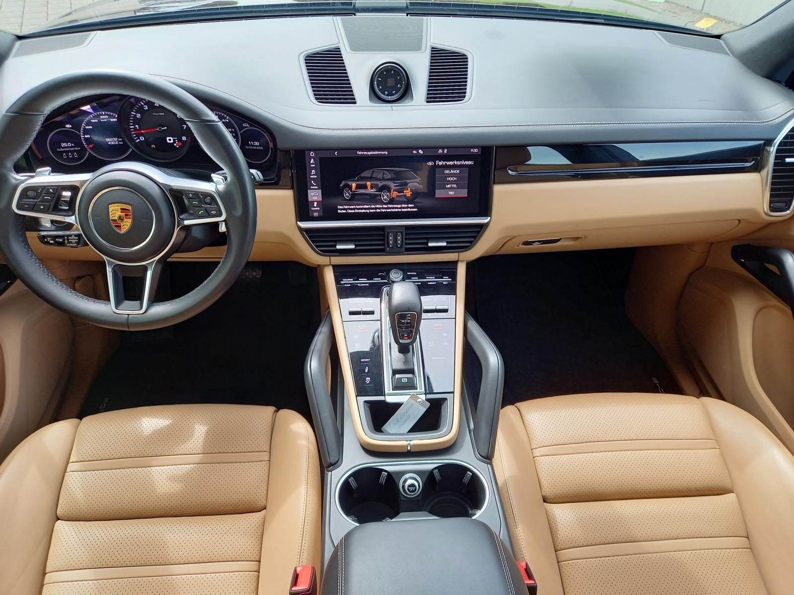 PORSCHE Cayenne-image-4