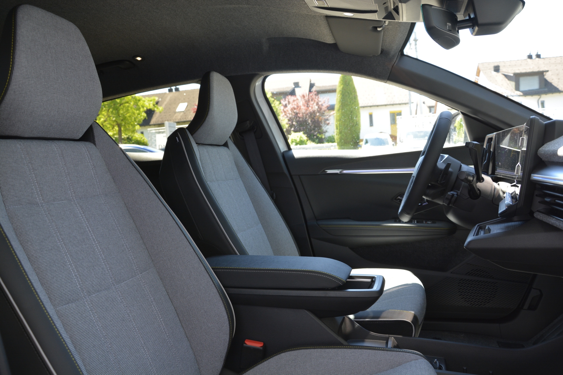 RENAULT Megane E-Tech electric-image-7