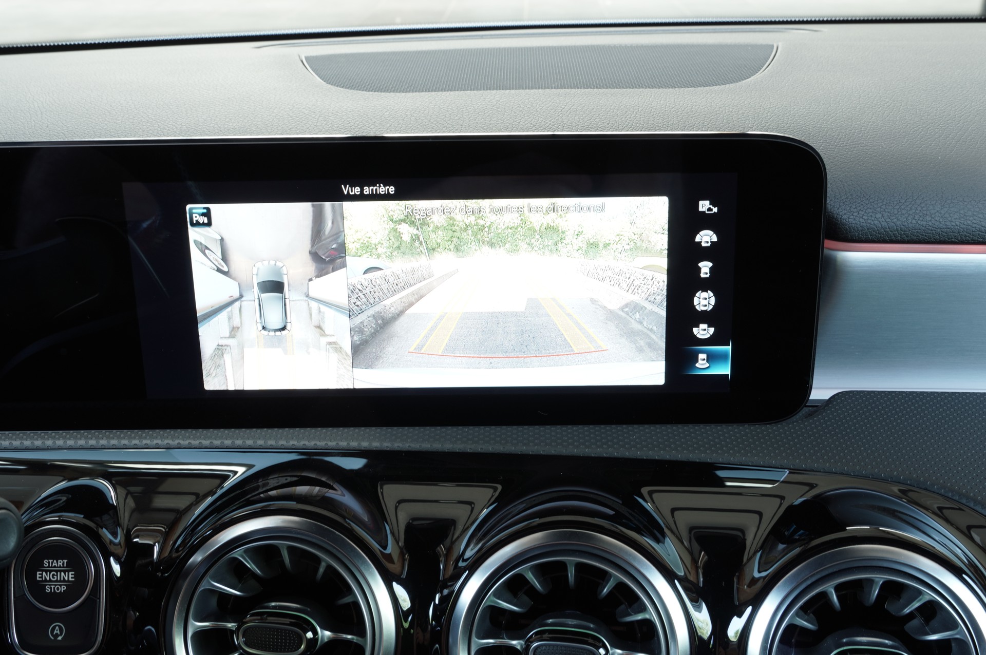 MERCEDES-BENZ A 35 AMG 4Matic Speedshift-image-12
