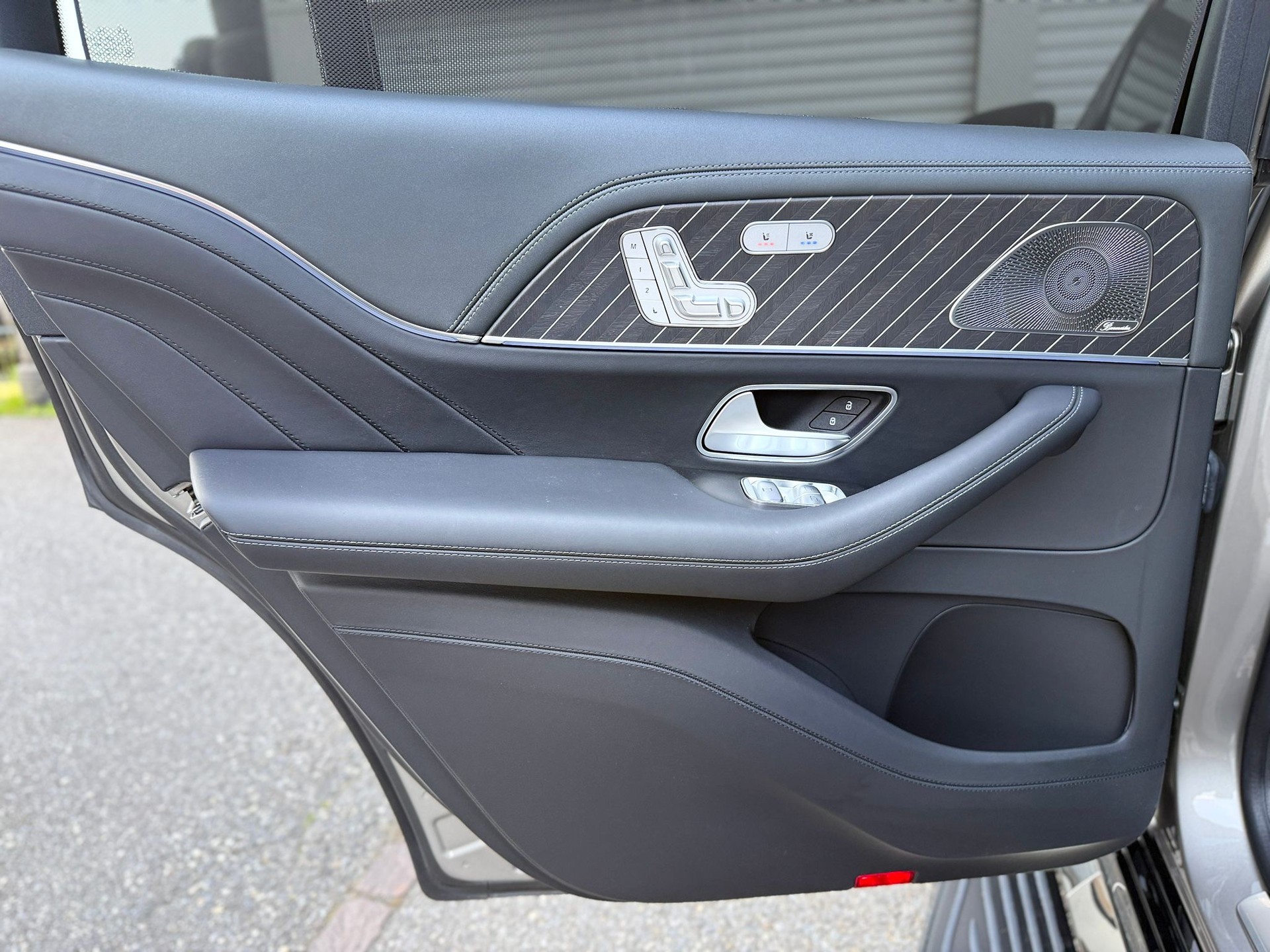 MERCEDES-BENZ GLS 600 4matic+ Maybach Night Star Facelift-image-23