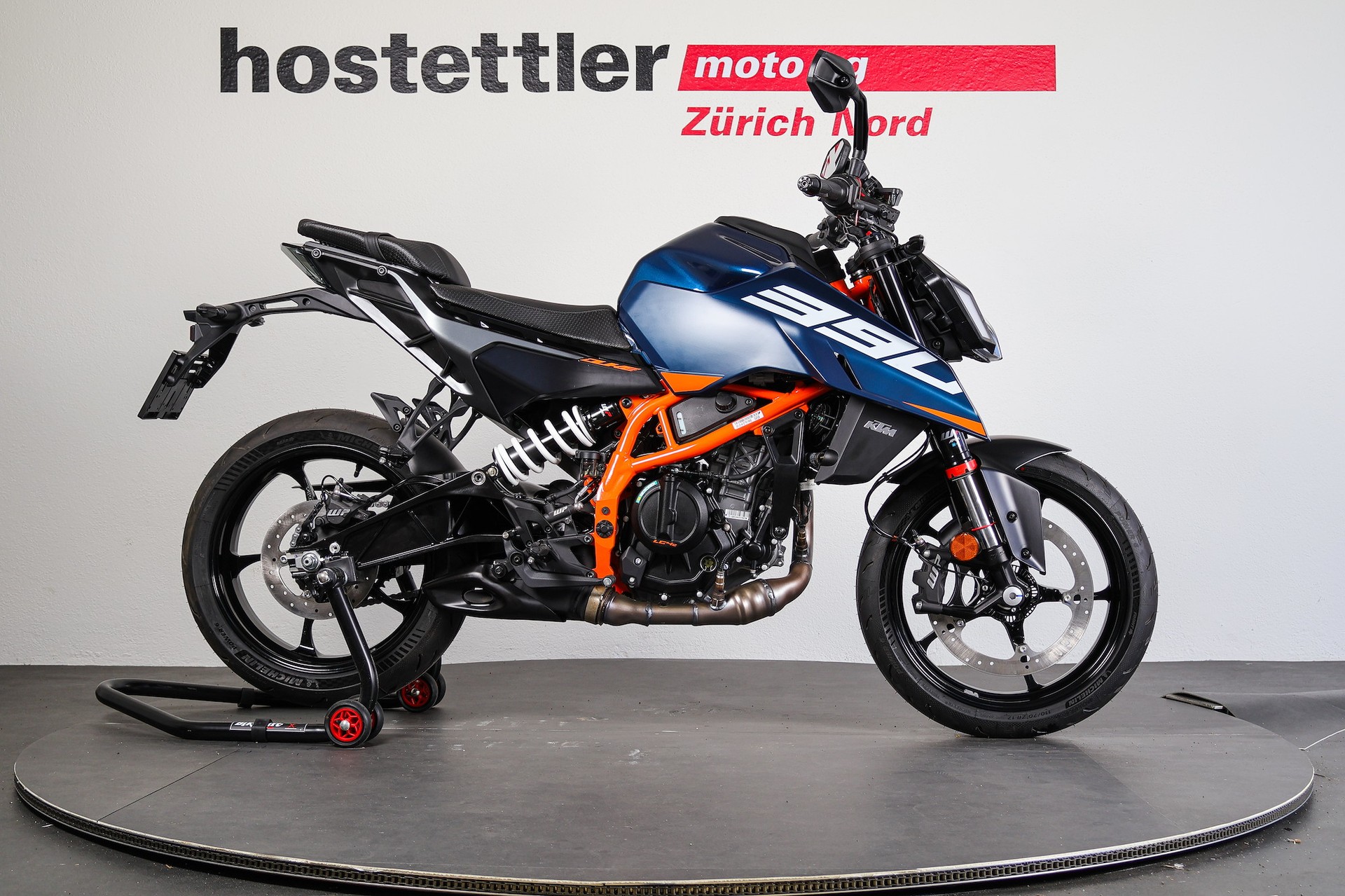 KTM 390 Duke-showroom-element-1