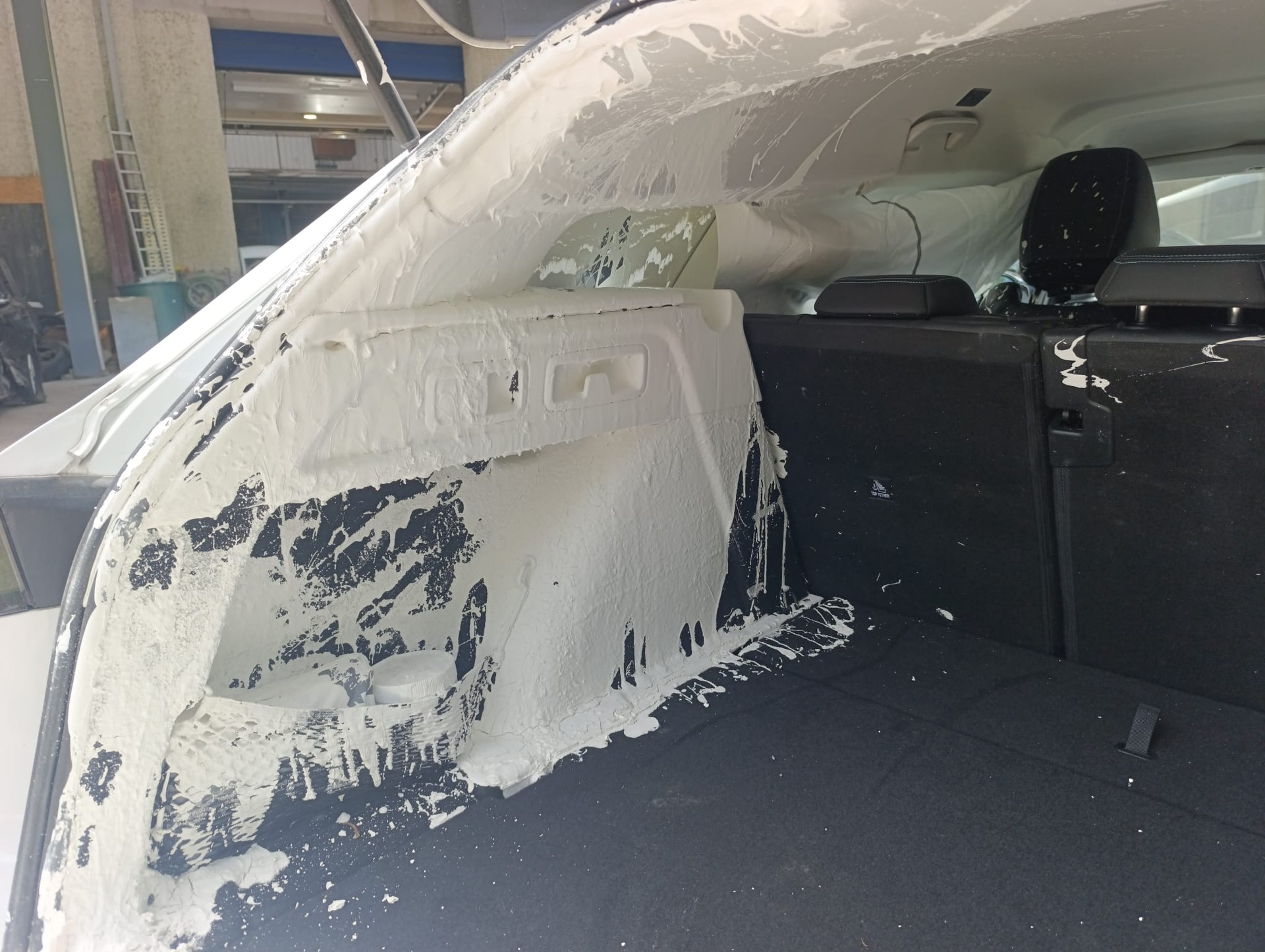 PEUGEOT 308 SW 1.5 BlueHDI Allure Pack EAT8-image-5