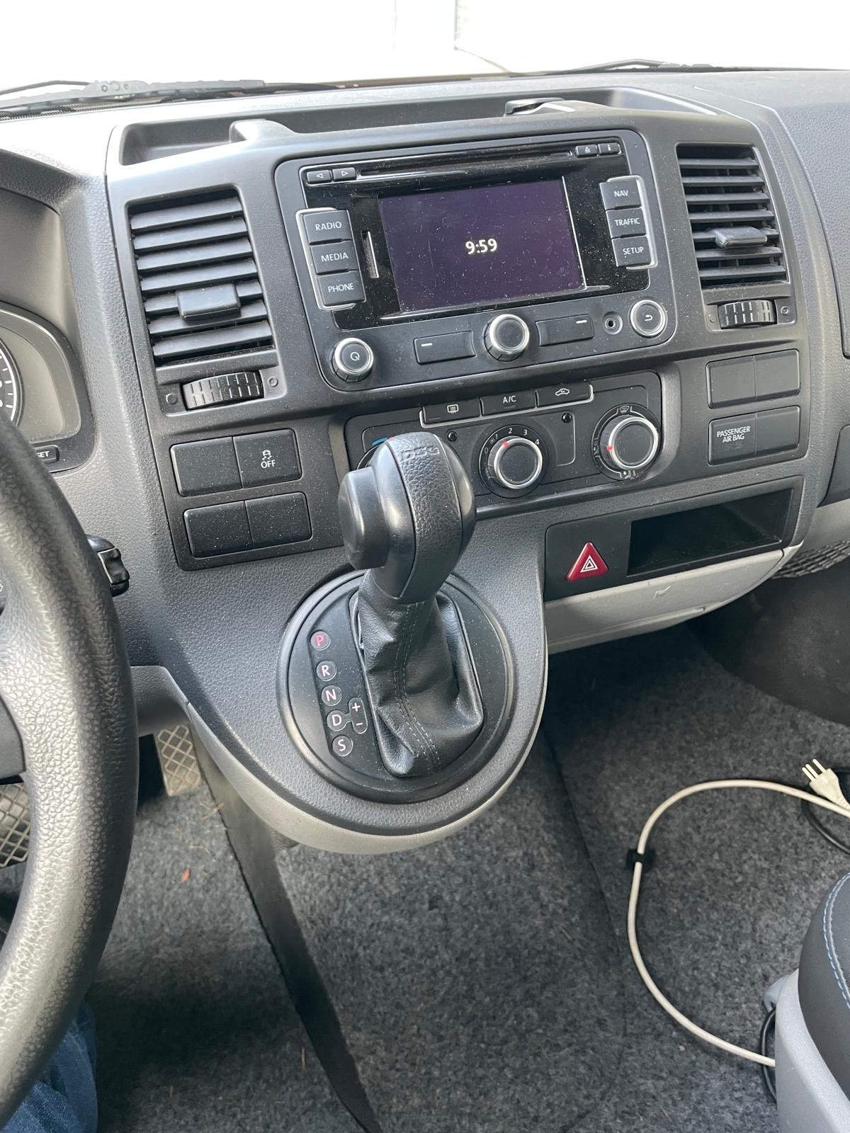 VW T5 2.0 Bi-TDI DSG-image-12