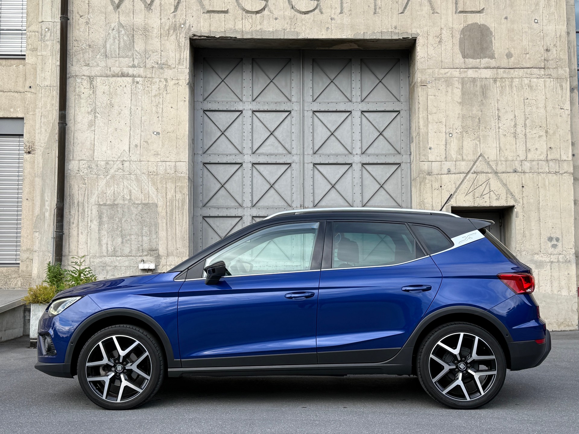 SEAT Arona 1.0 TGI CNG FR-image-1