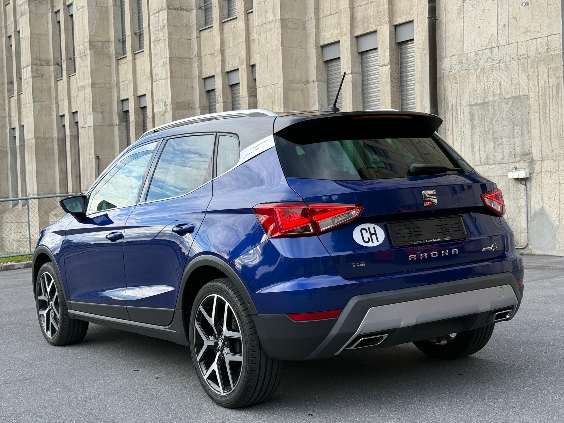 SEAT Arona 1.0 TGI CNG FR-image-2