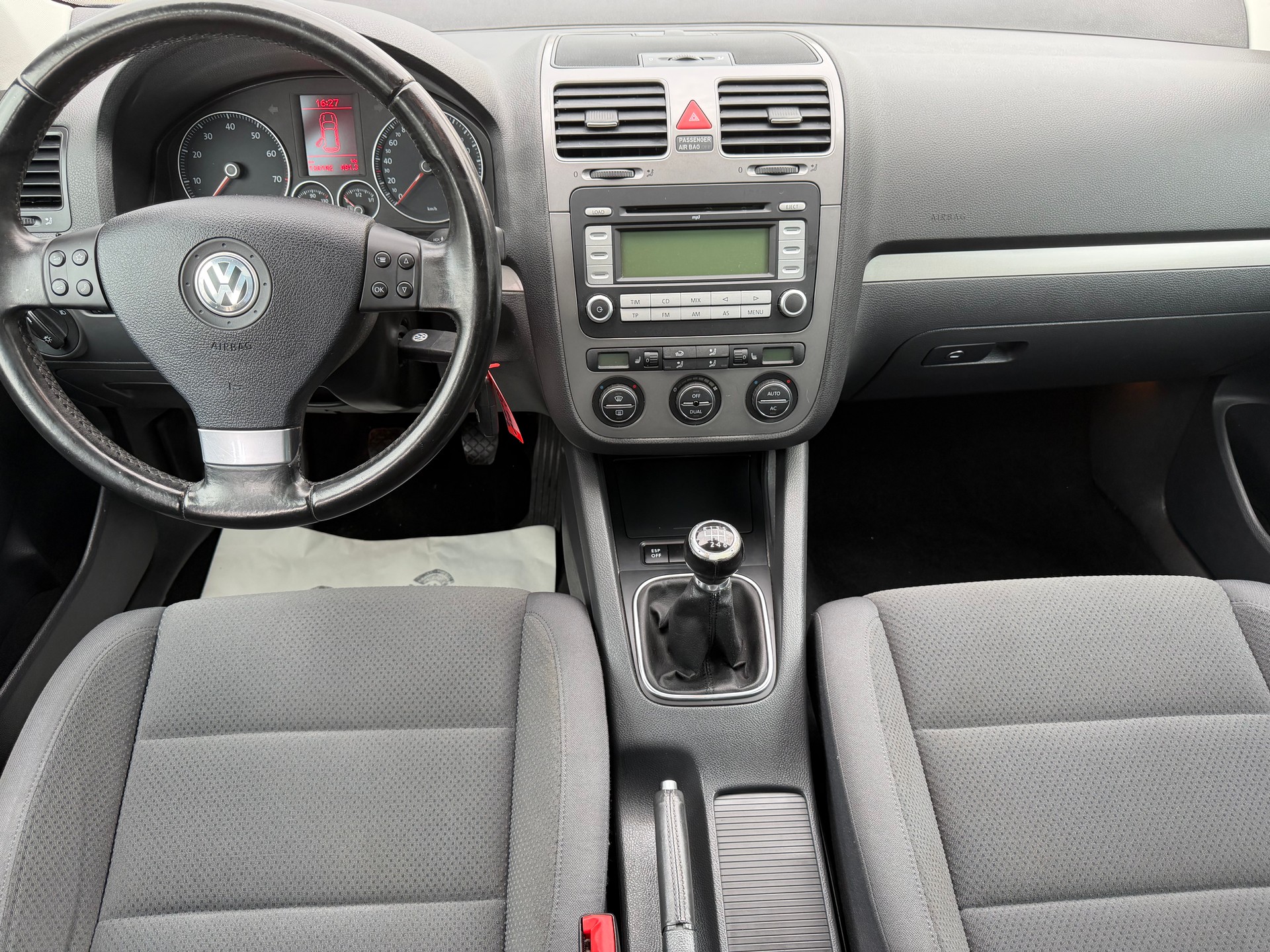 VW Golf 2.0 FSI Comfortline 4Motion-image-10
