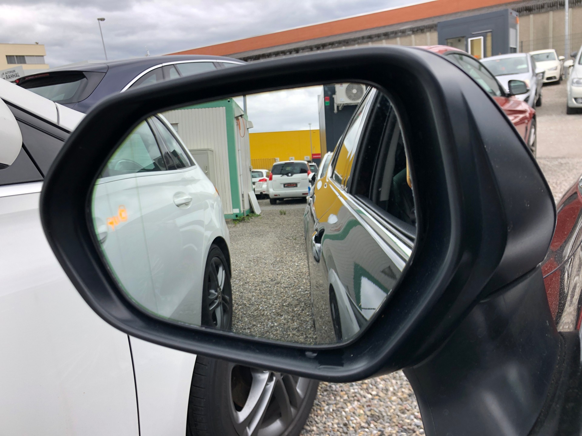 TOYOTA Camry 2.5 HSD e-CVT Premium-image-9