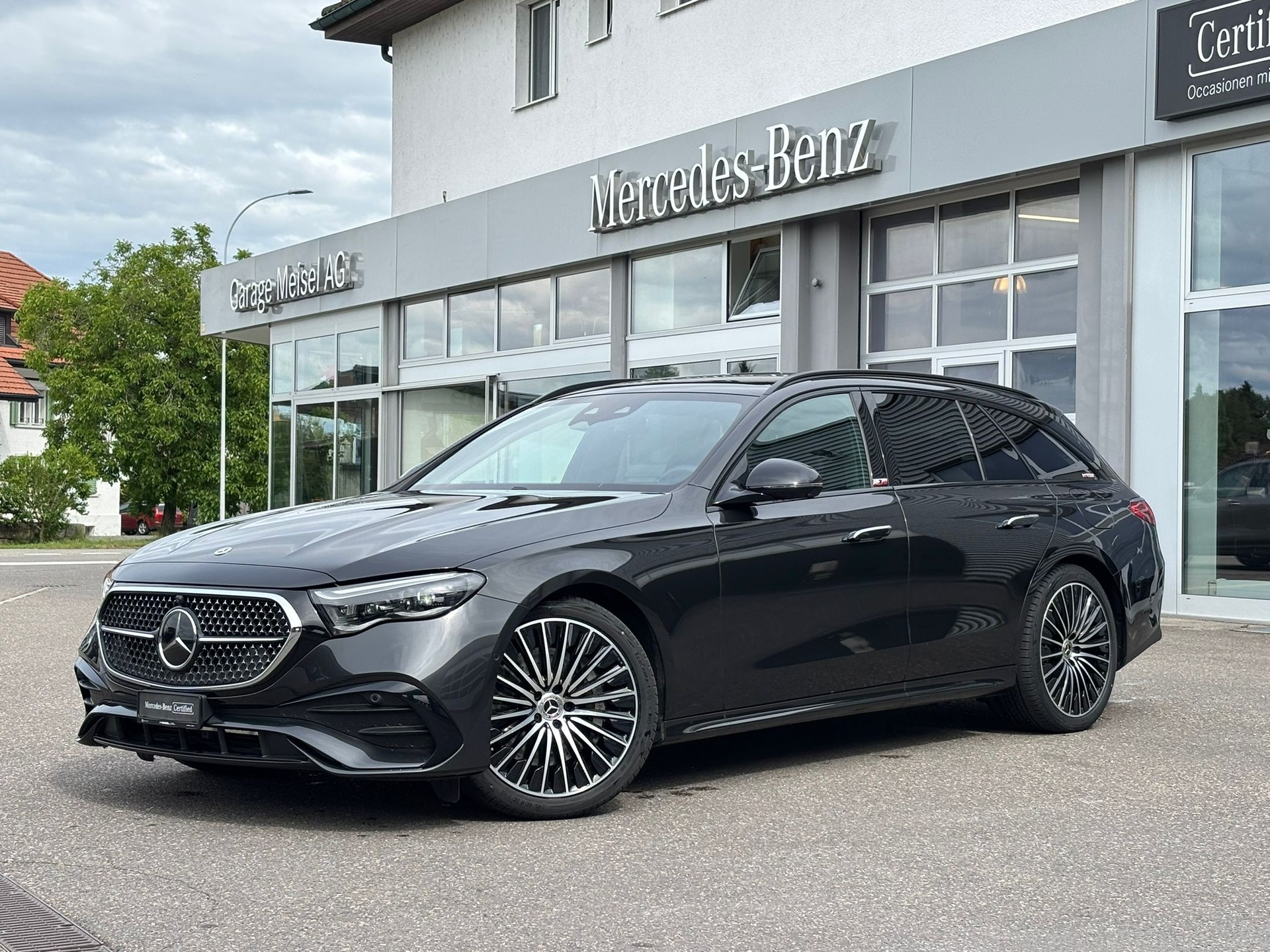 MERCEDES-BENZ E 300 de AMG-Line 4Matic Kombi-image-0