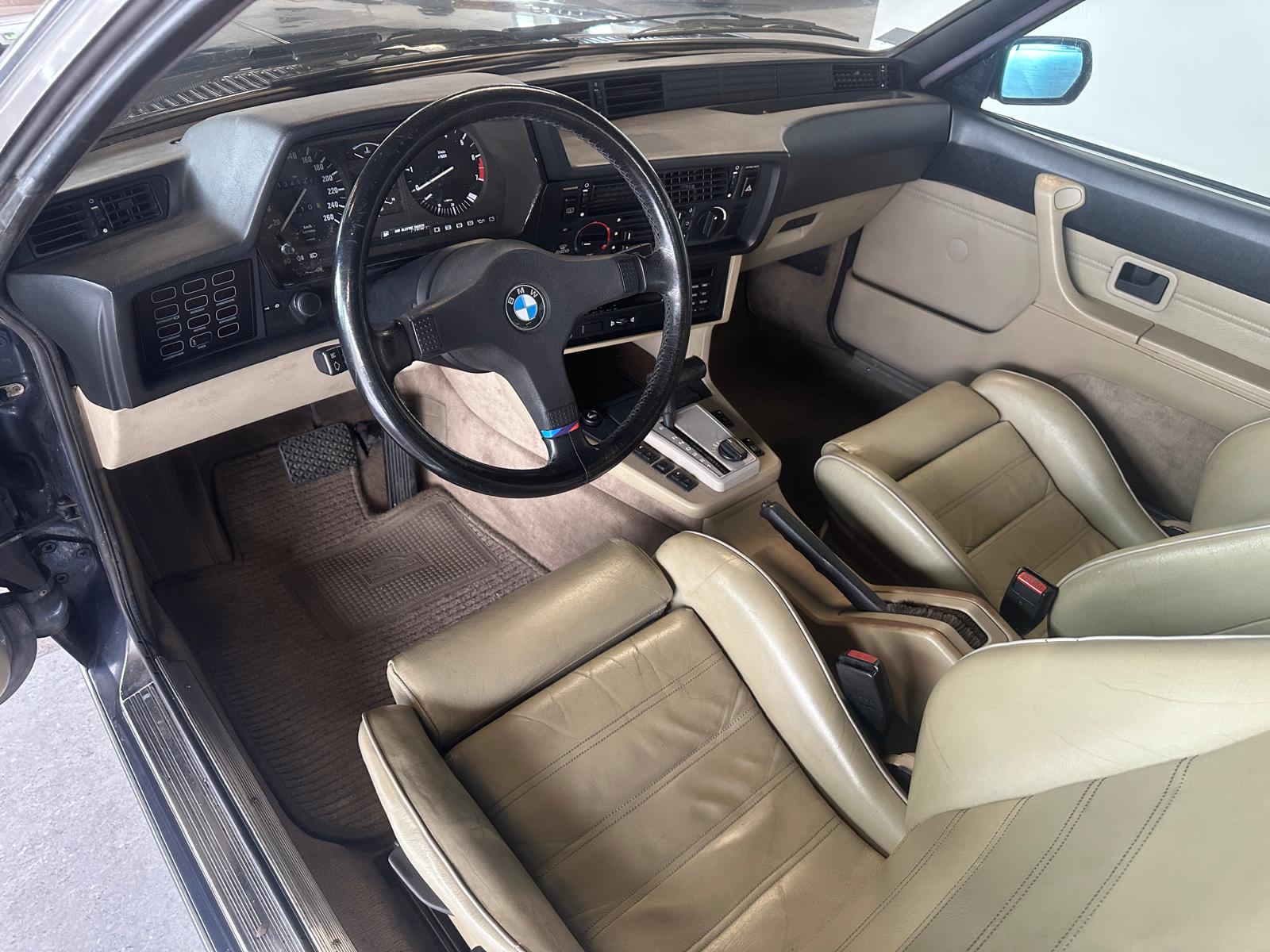 BMW 635CSi A-image-11