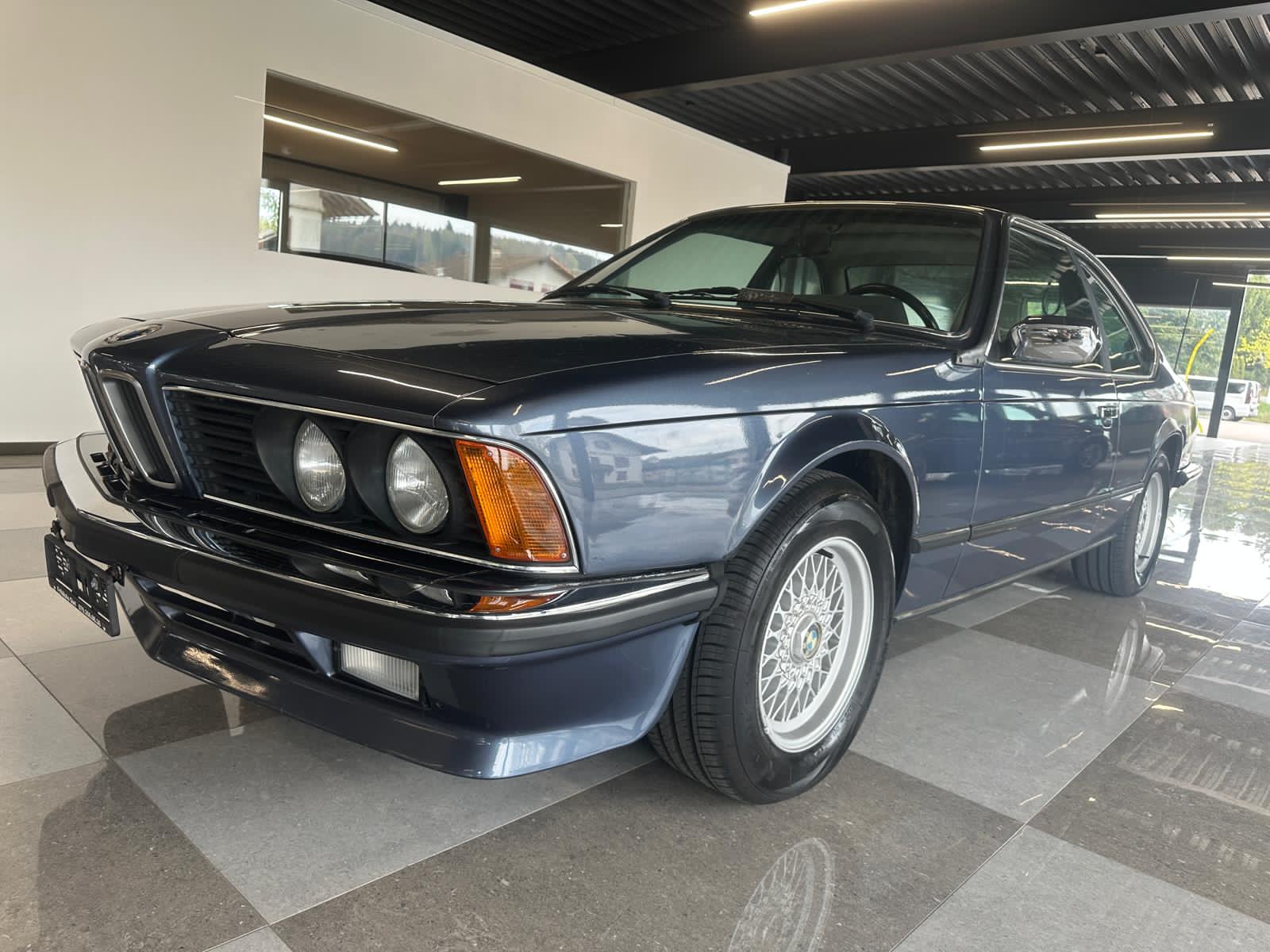 BMW 635CSi A-image-13