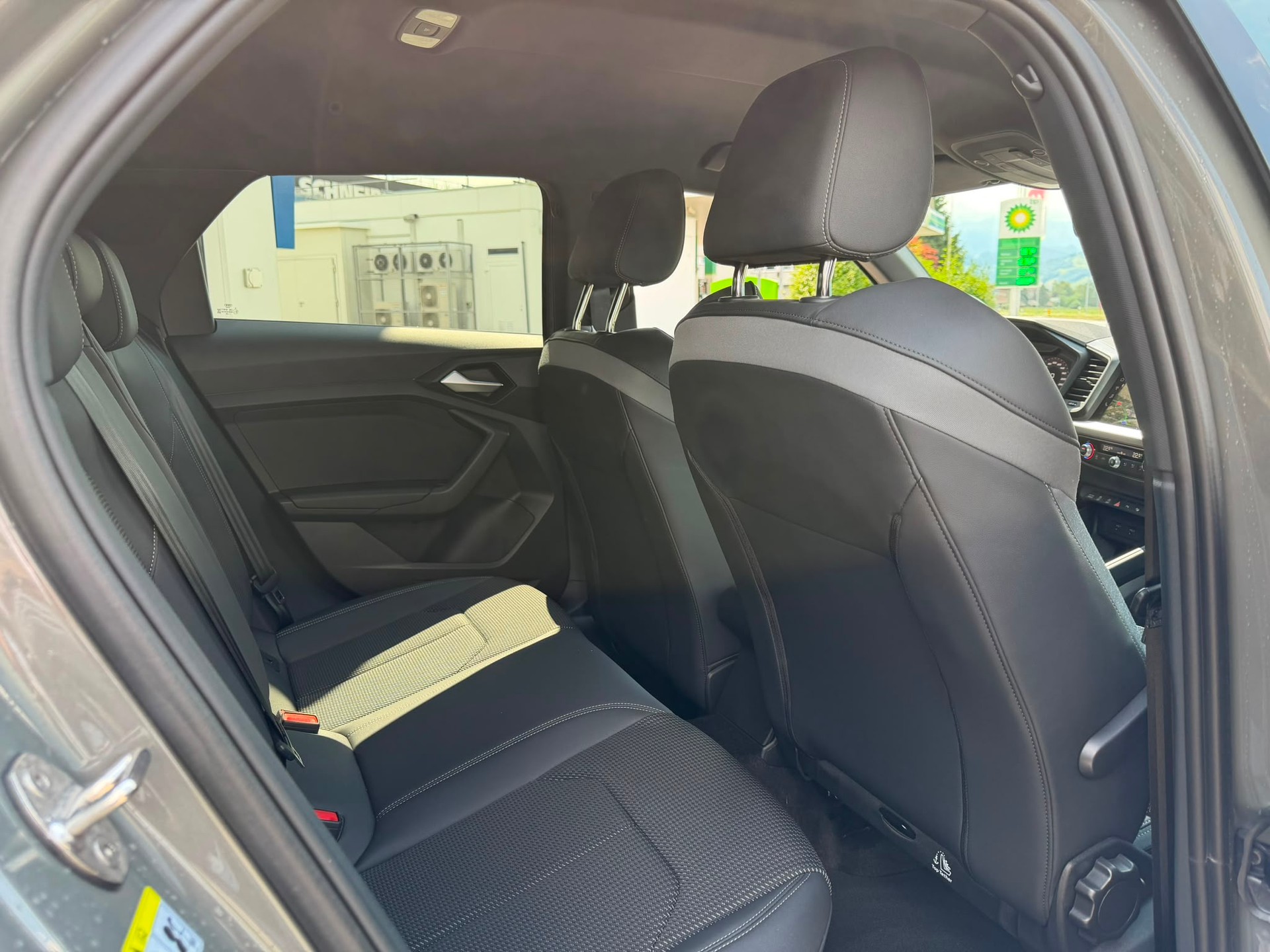 AUDI A1 Sportback 40 TFSI S Line S-tronic-image-12