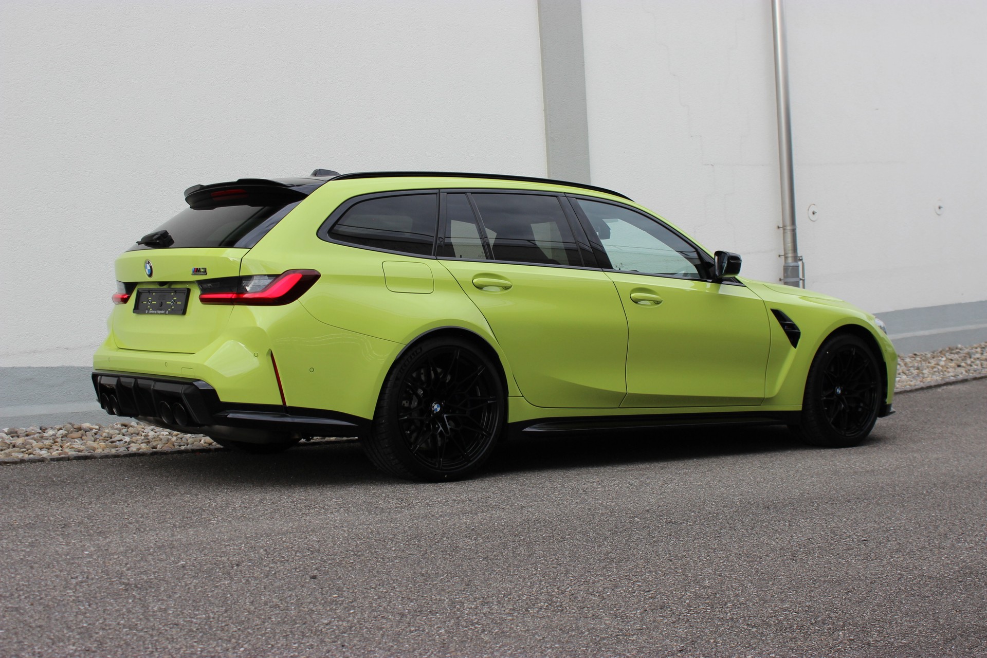BMW M3 Competition M xDrive Touring Individual *SAO PAULO GELB*-image-0