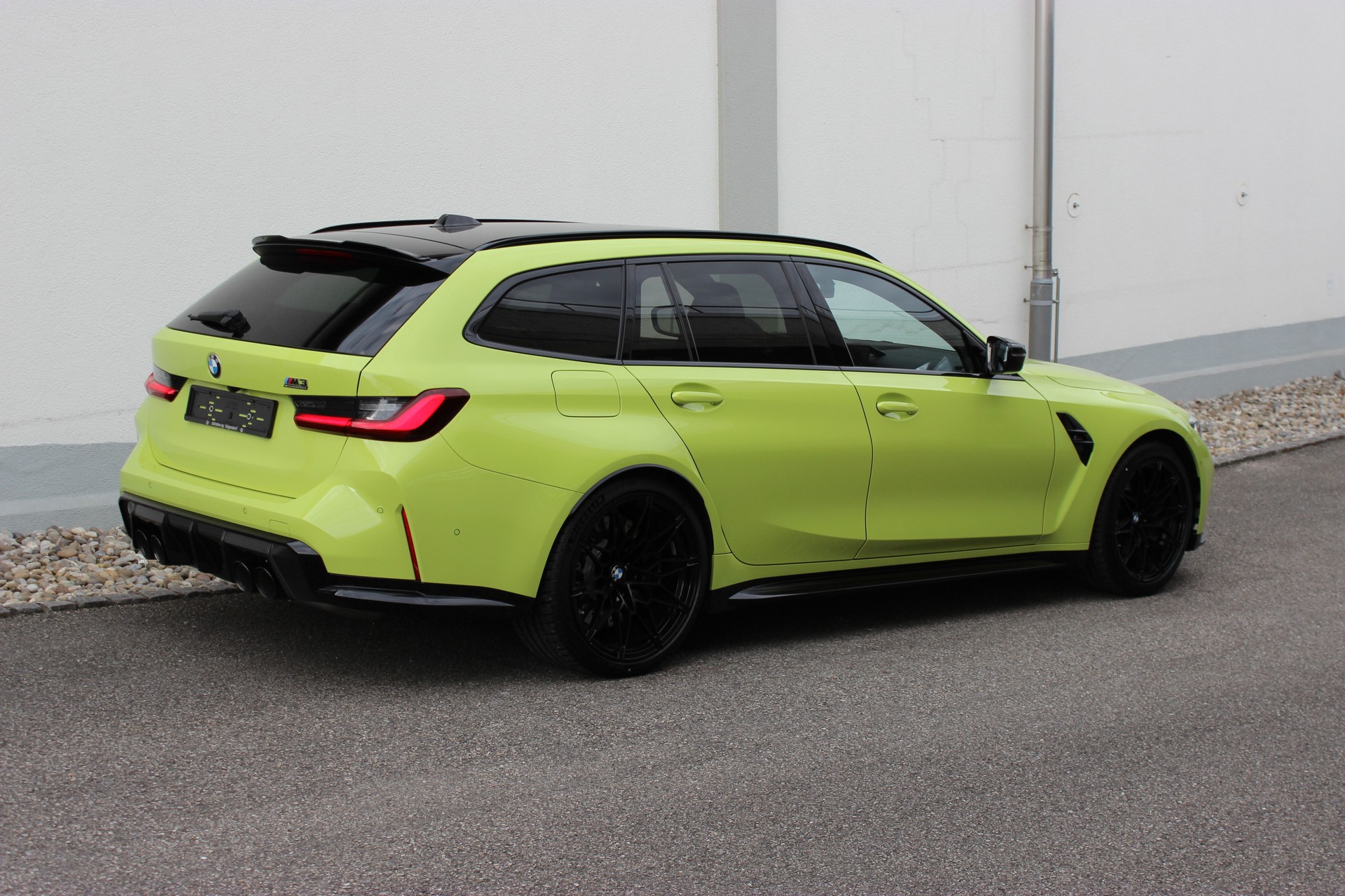 BMW M3 Competition M xDrive Touring Individual *SAO PAULO GELB*-image-4